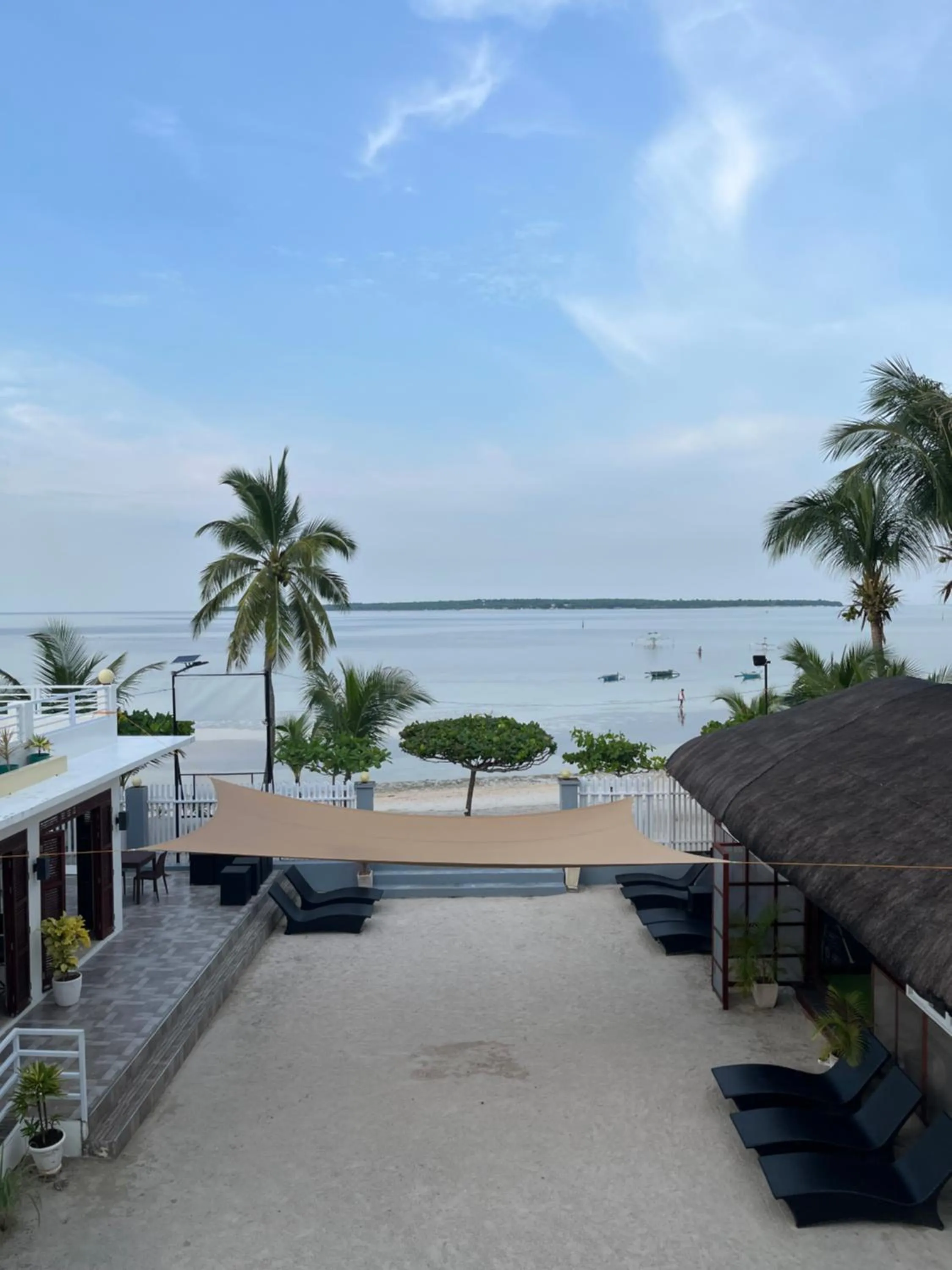 Maykenn Beach-Cafe-Bar and Restaurant