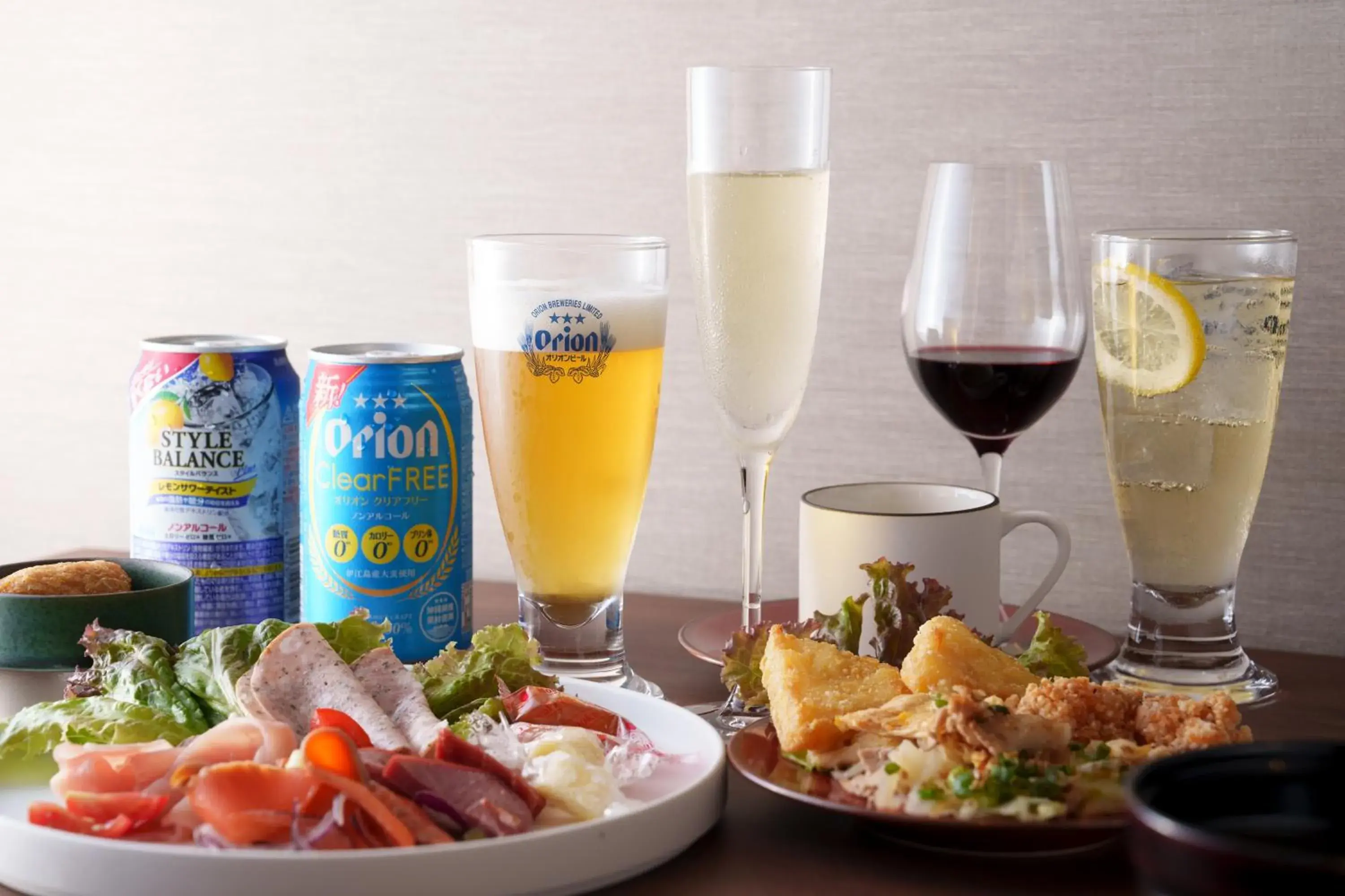 Lounge or bar in Hotel GrandConsort Naha Lounge or bar in Hotel GrandConsort Naha