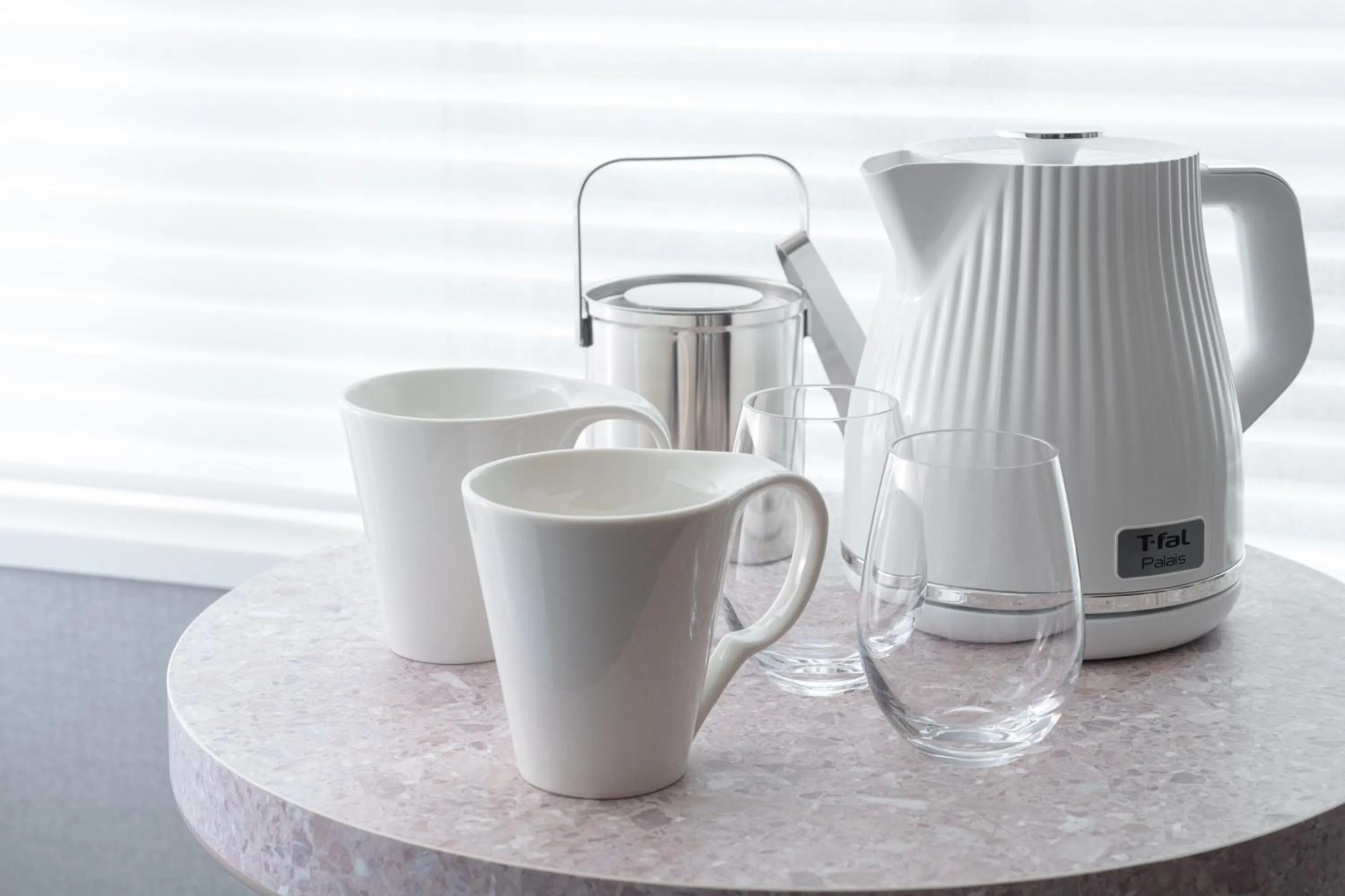 Coffee/tea facilities in Hotel GrandConsort Naha