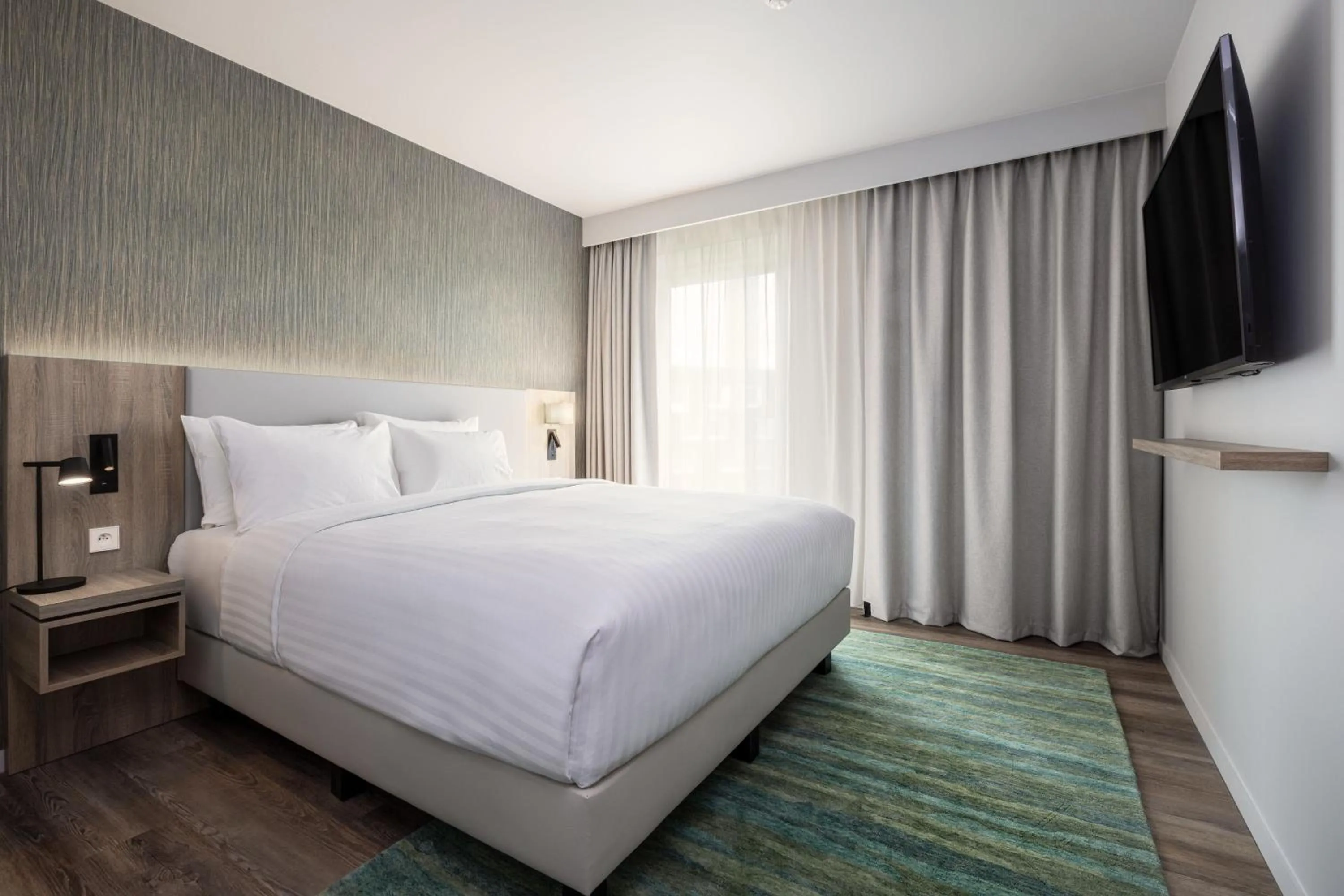 Bedroom, Bed in Residence Inn by Marriott Paris Charles de Gaulle Central Airport