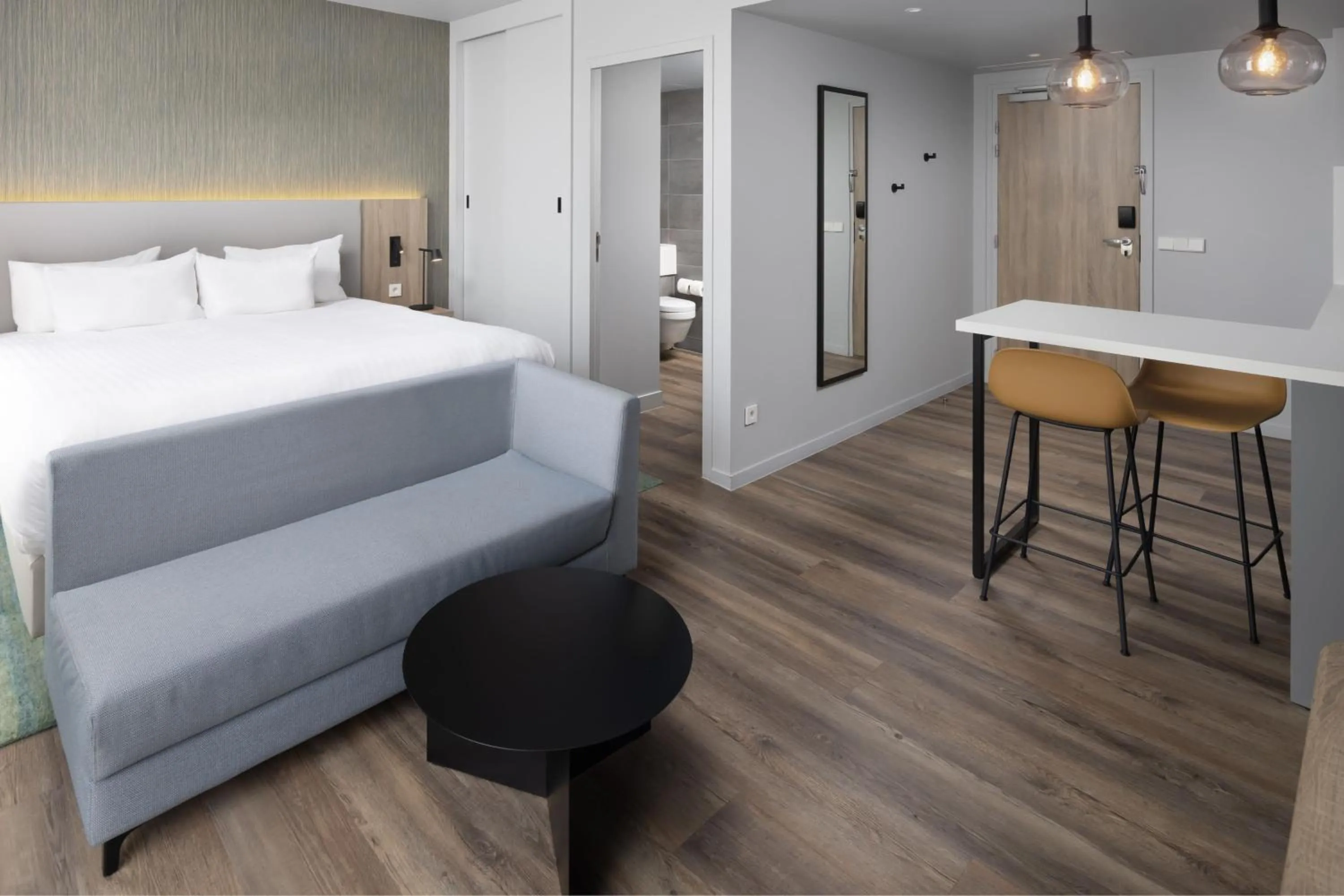 Photo of the whole room, Bed in Residence Inn by Marriott Paris Charles de Gaulle Central Airport