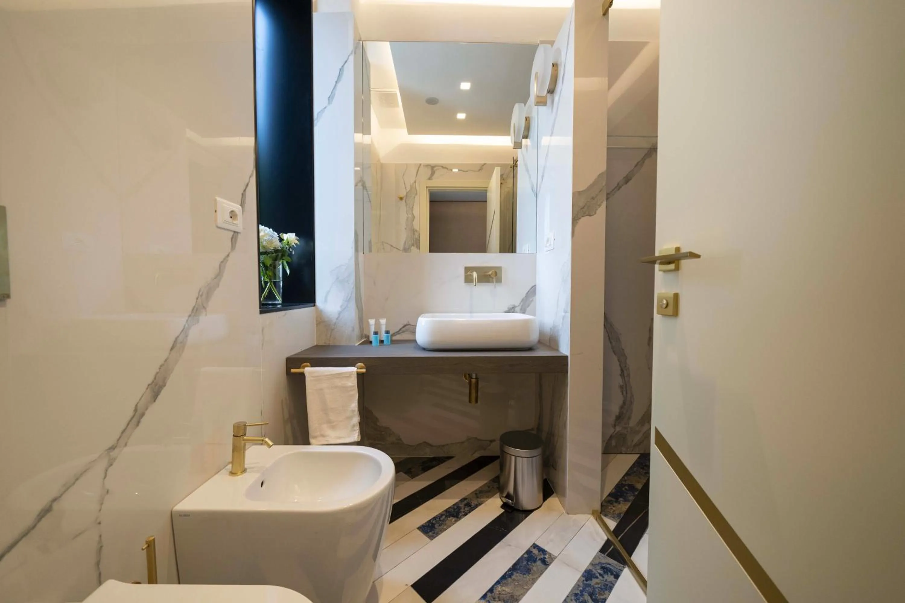 Toilet in Hotel Cala Moresca