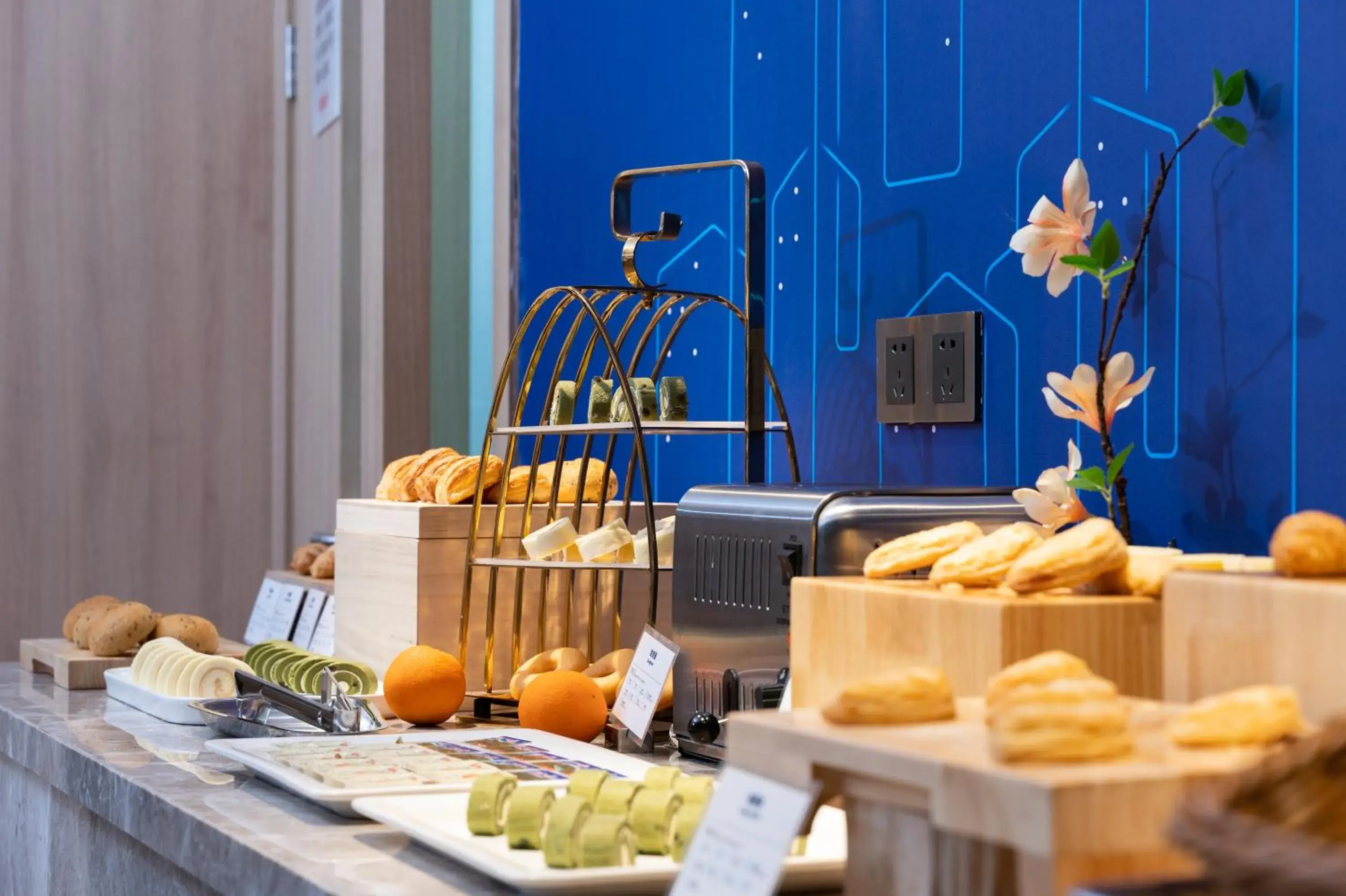 Restaurant/places to eat in Holiday Inn Express Nanchang Riverside by IHG Restaurant/places to eat in Holiday Inn Express Nanchang Riverside by IHG