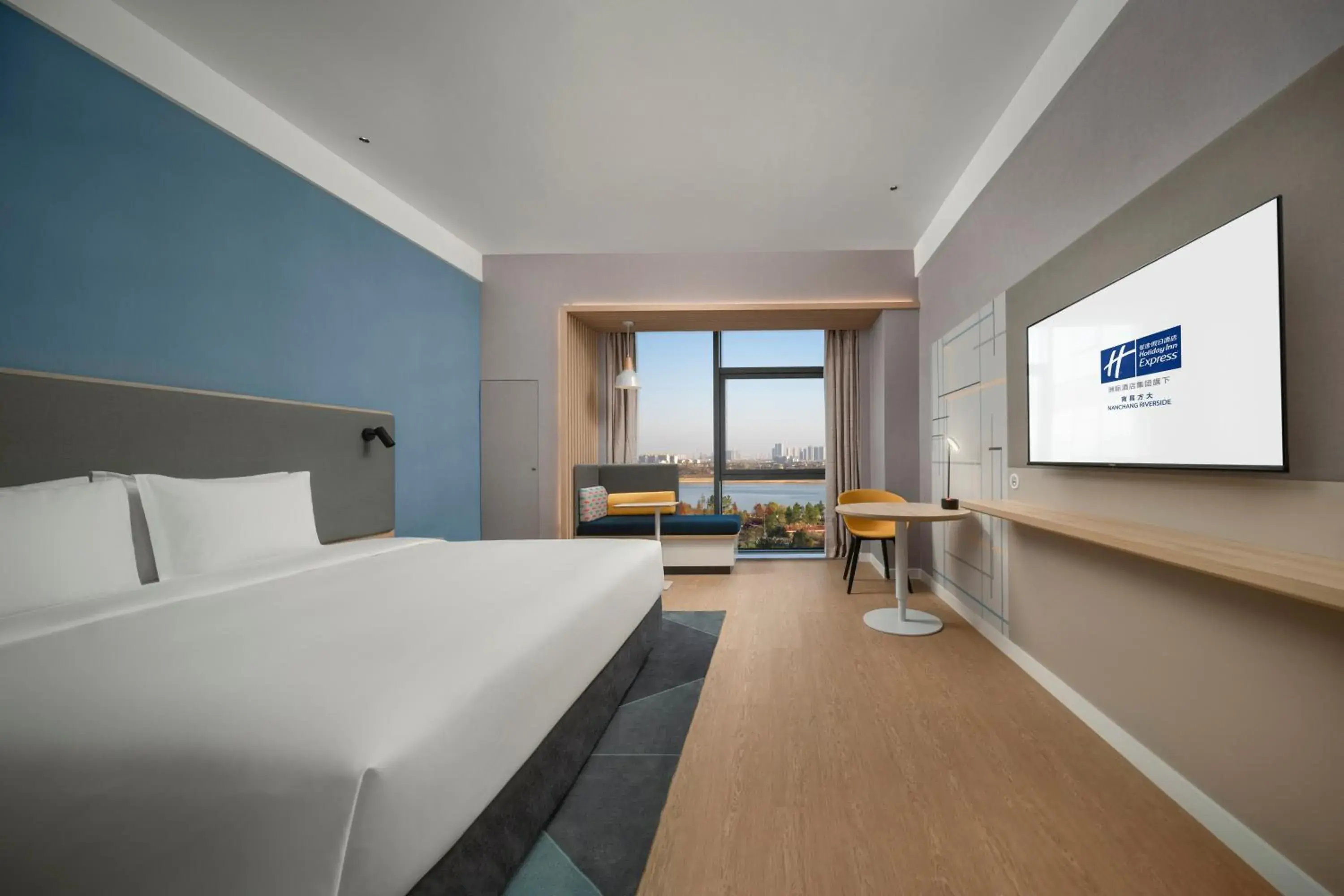 Photo of the whole room, Bed in Holiday Inn Express Nanchang Riverside by IHG Photo of the whole room, Bed in Holiday Inn Express Nanchang Riverside by IHG
