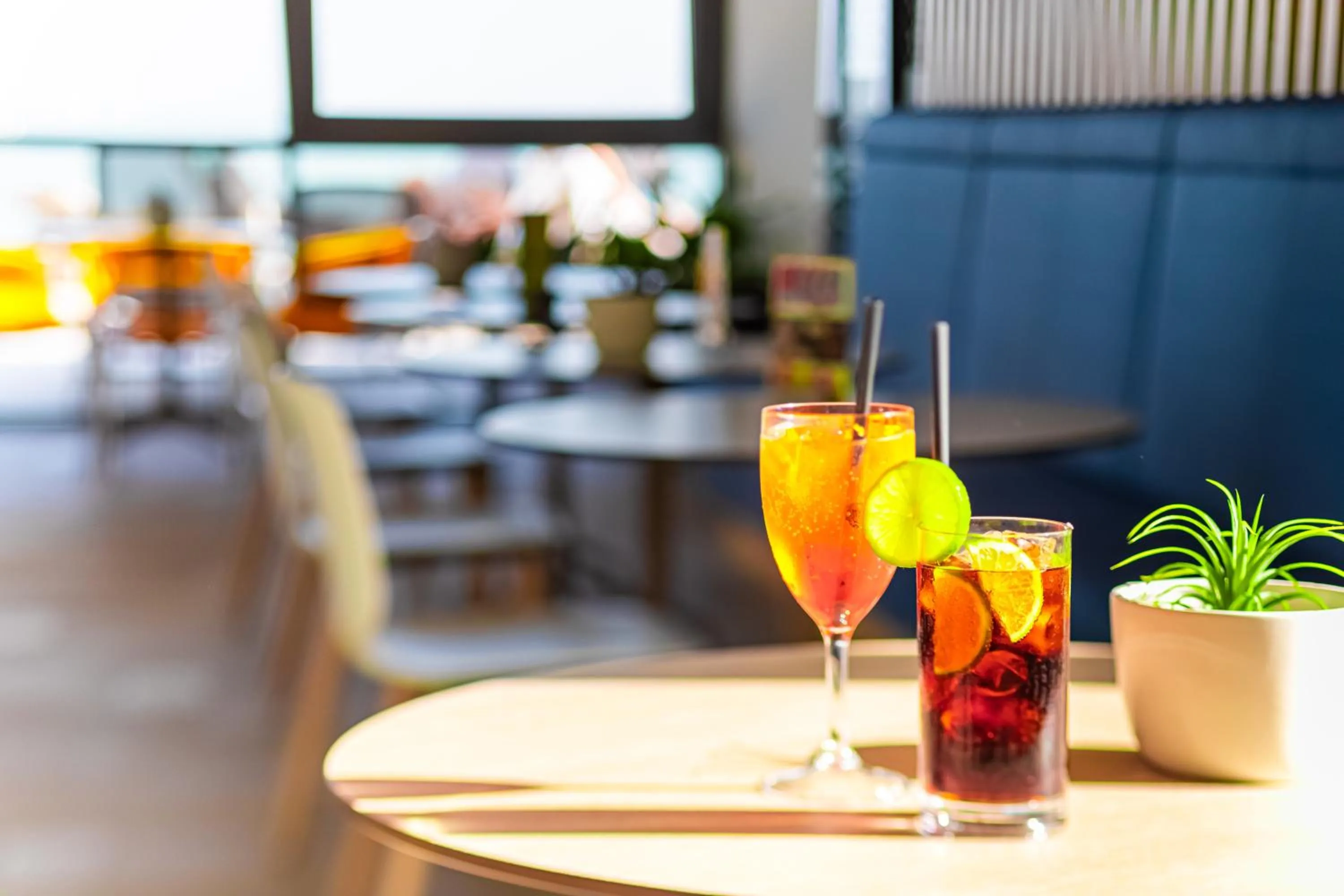 Lounge or bar in Hotel Helikon, Keszthely