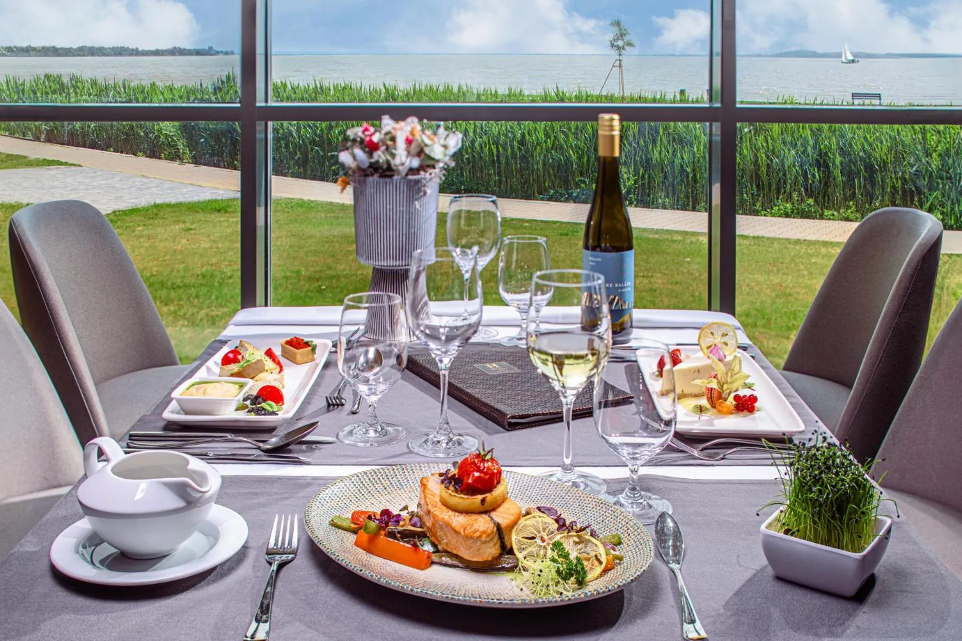 Restaurant/places to eat in Hotel Helikon, Keszthely