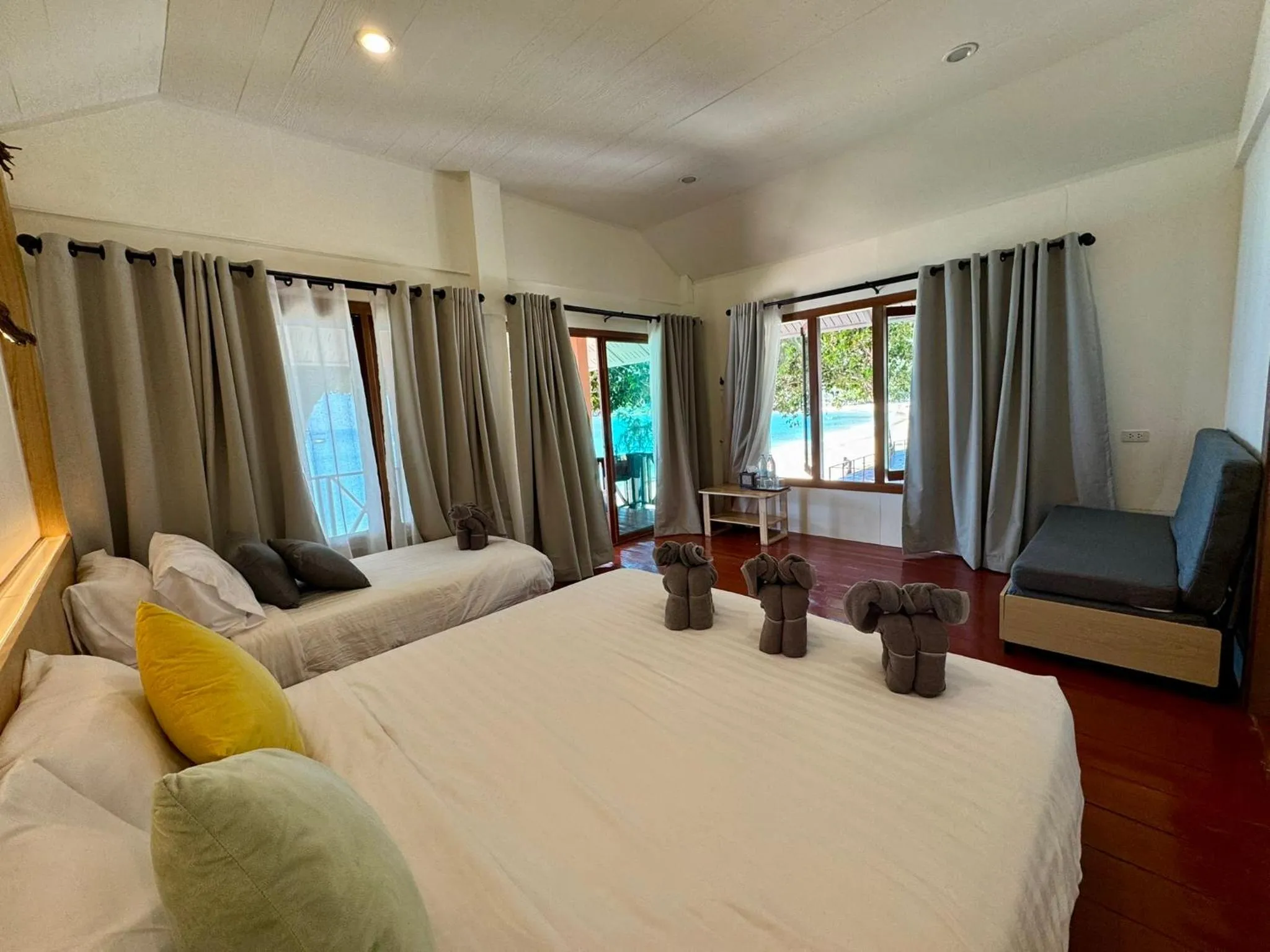 Bed in Marina Resort Koh Phayam Ranong