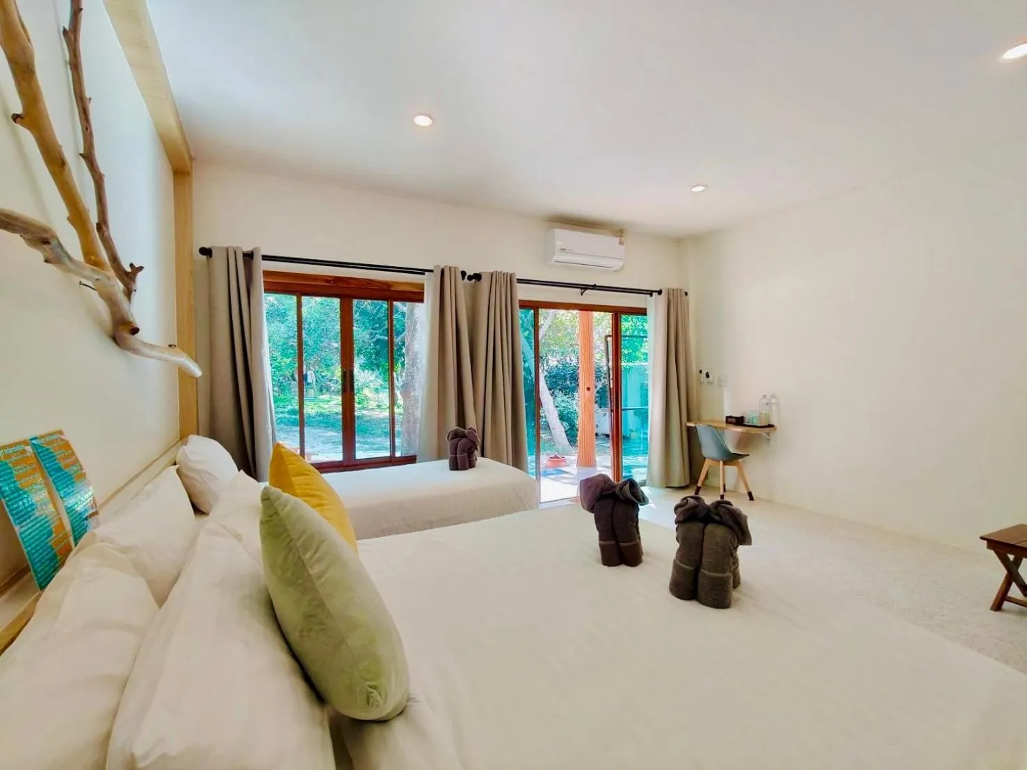 Bed in Marina Resort Koh Phayam Ranong