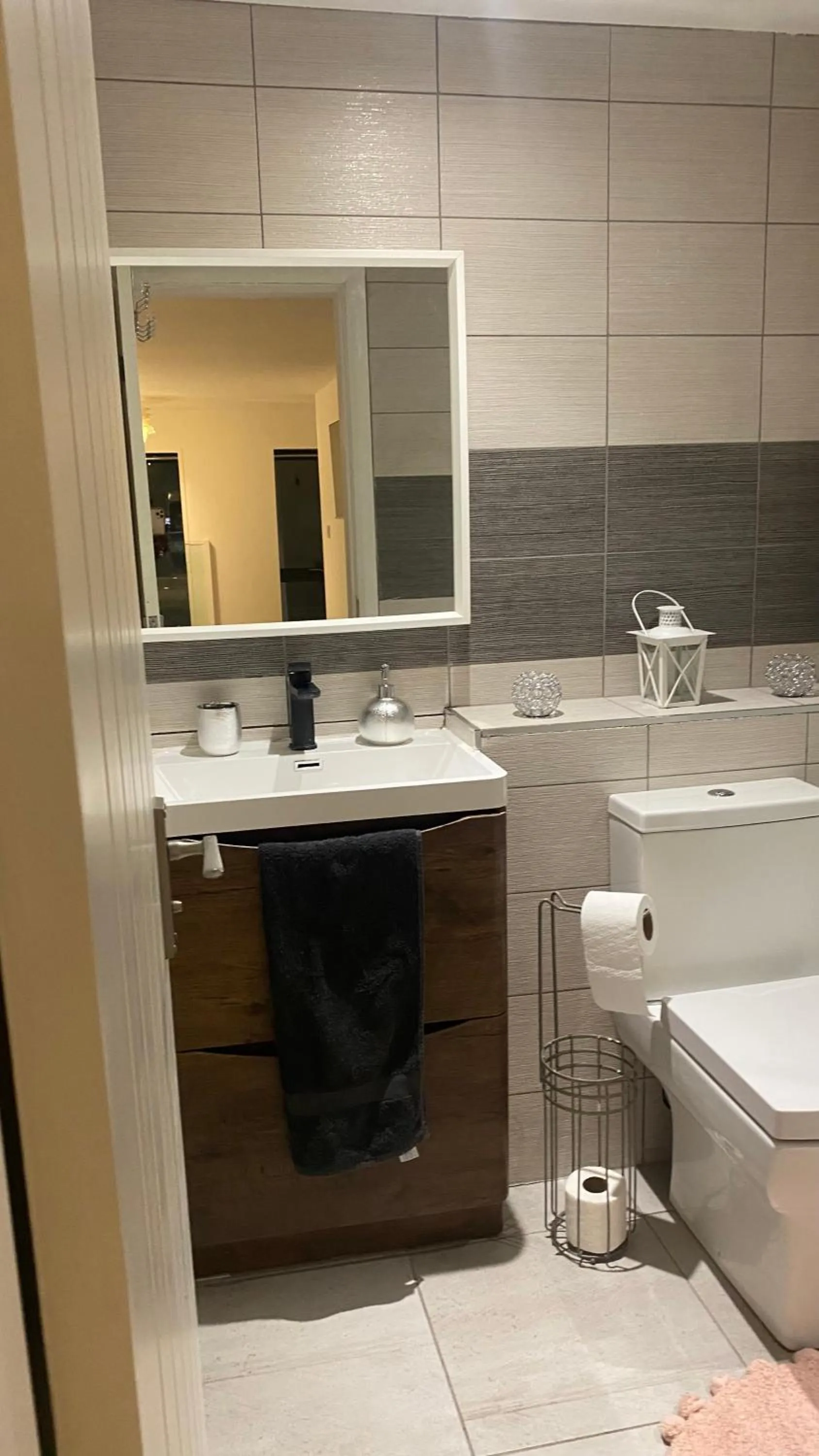 Bathroom in DealHouse F7- Apartments