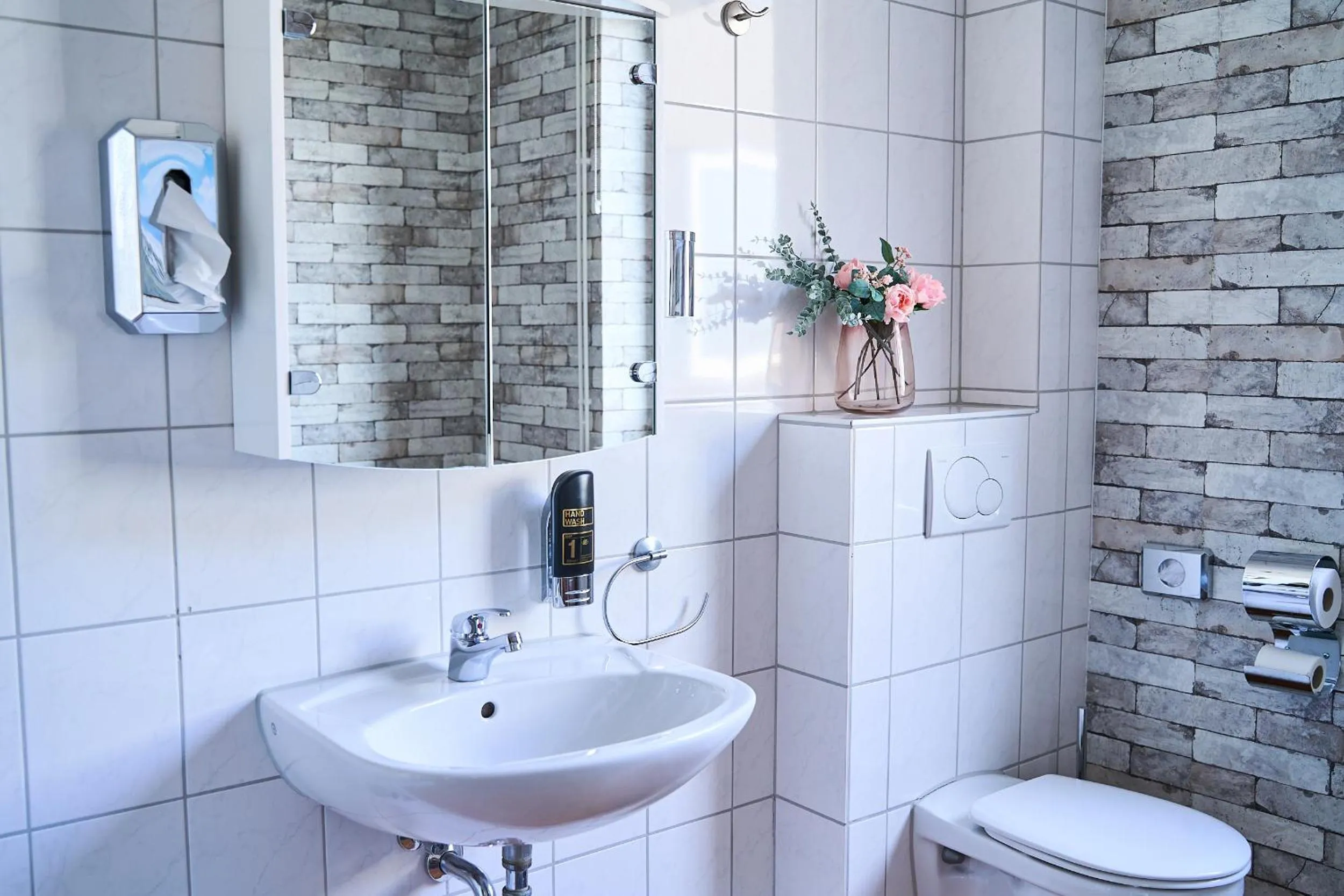 Toilet in Hotel Maximo