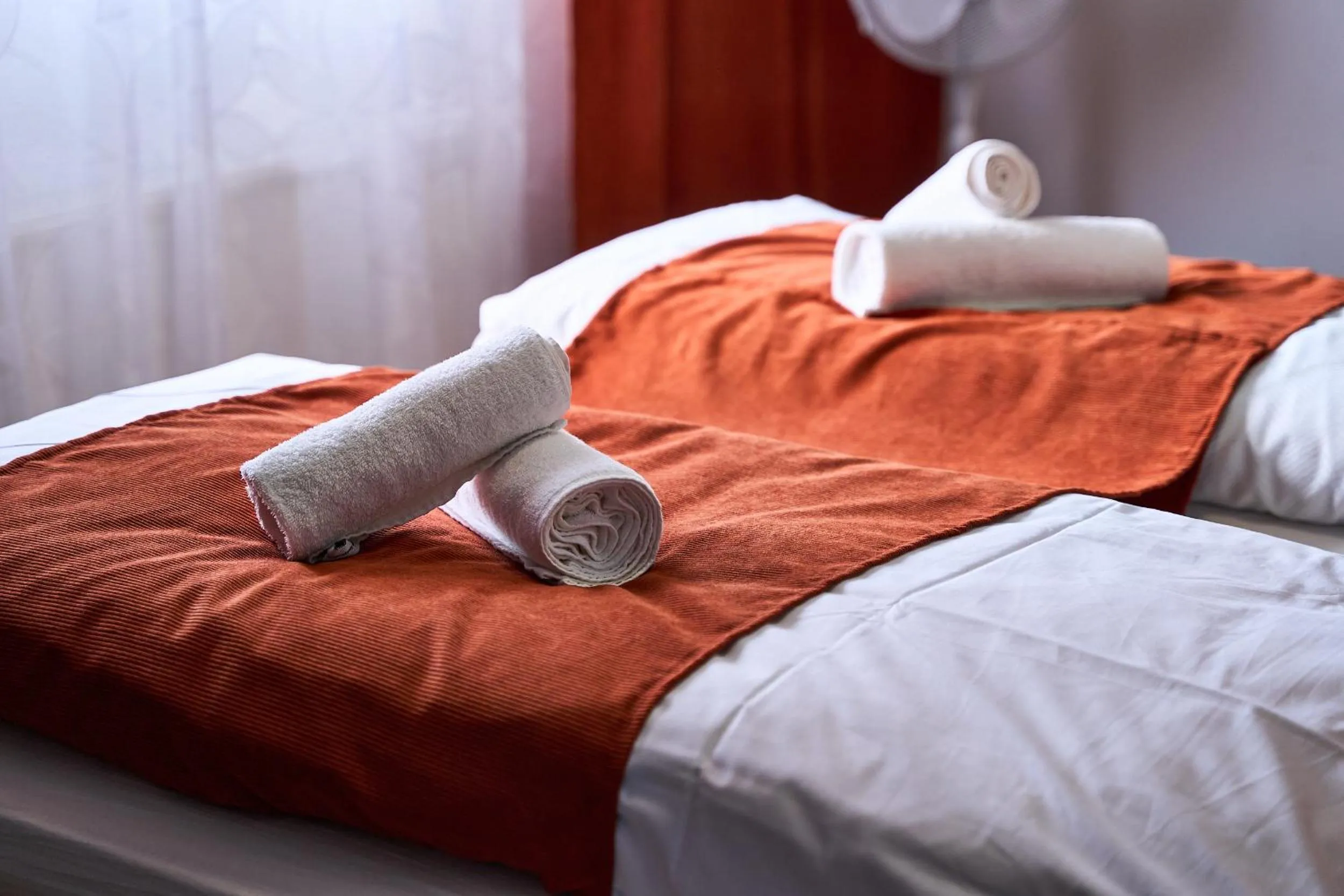 towels, Bed in Hotel Maximo