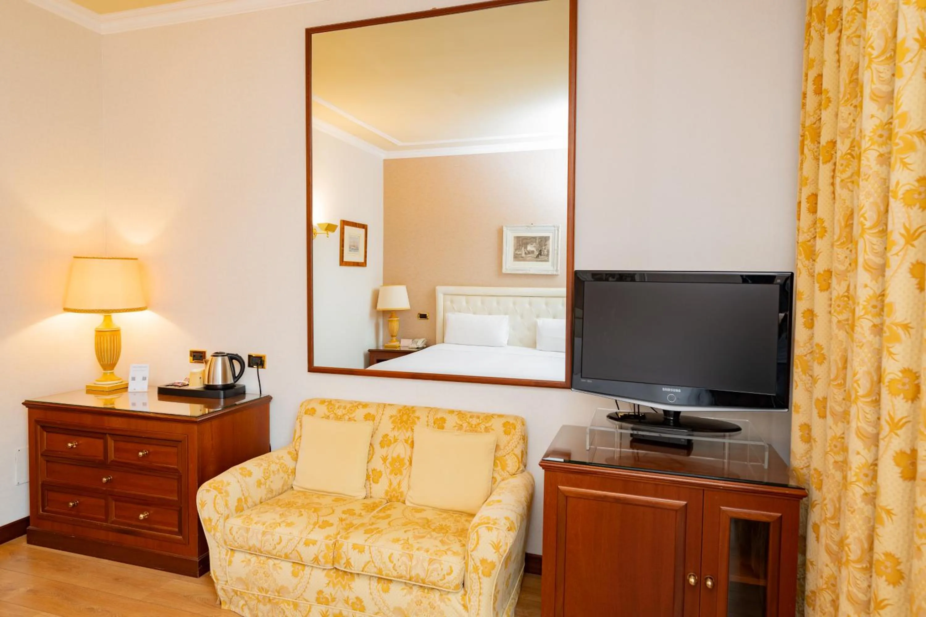 TV and multimedia in Hotel Internazionale