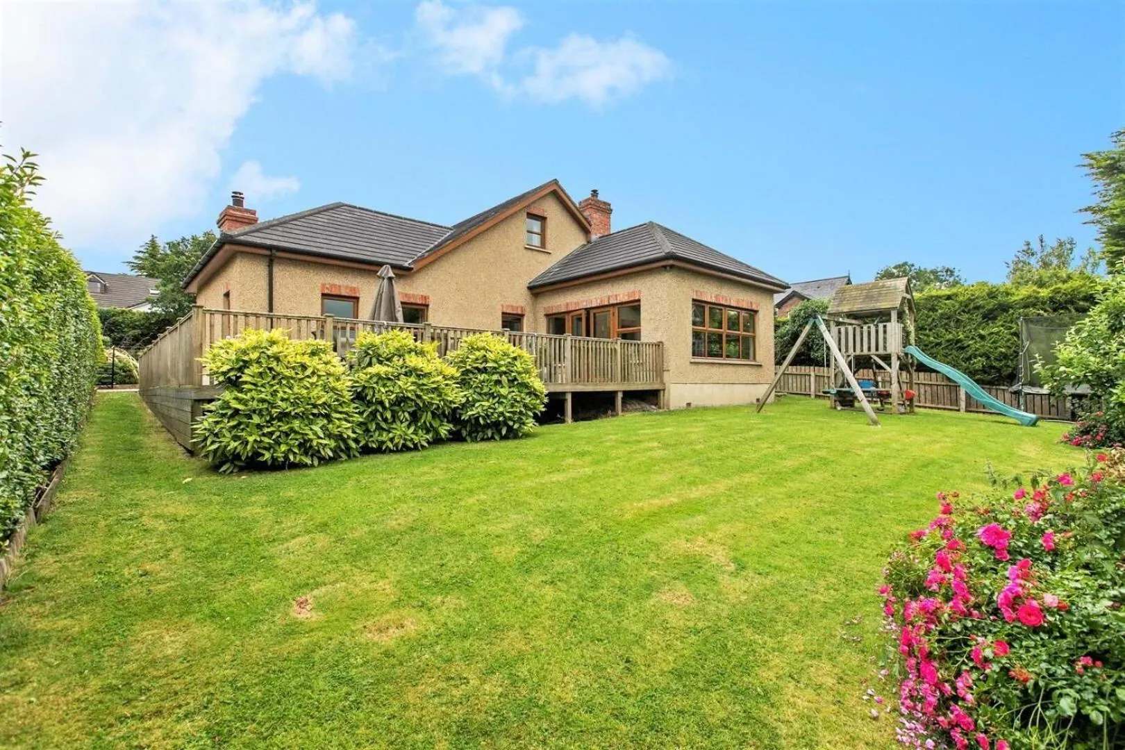 Property building in Dunhill Cottage B&B