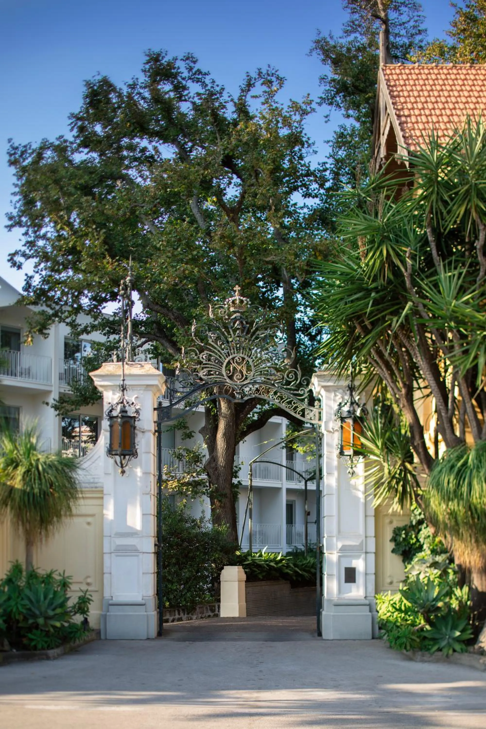 Property building in Parco dei Principi