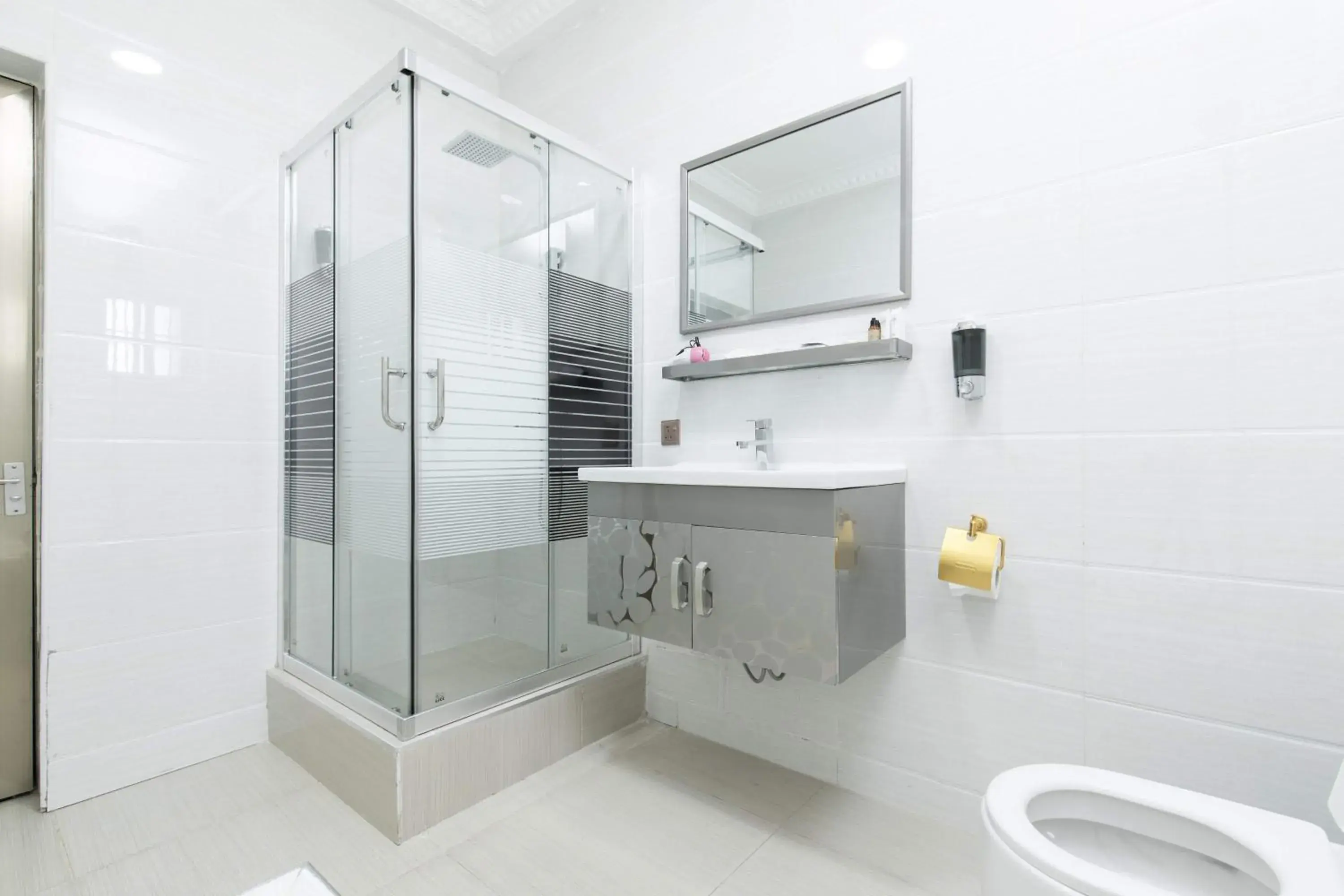 Executive Suite - single occupancy in Amazing Grace Hotel & Suites Executive Suite - single occupancy in Amazing Grace Hotel & Suites