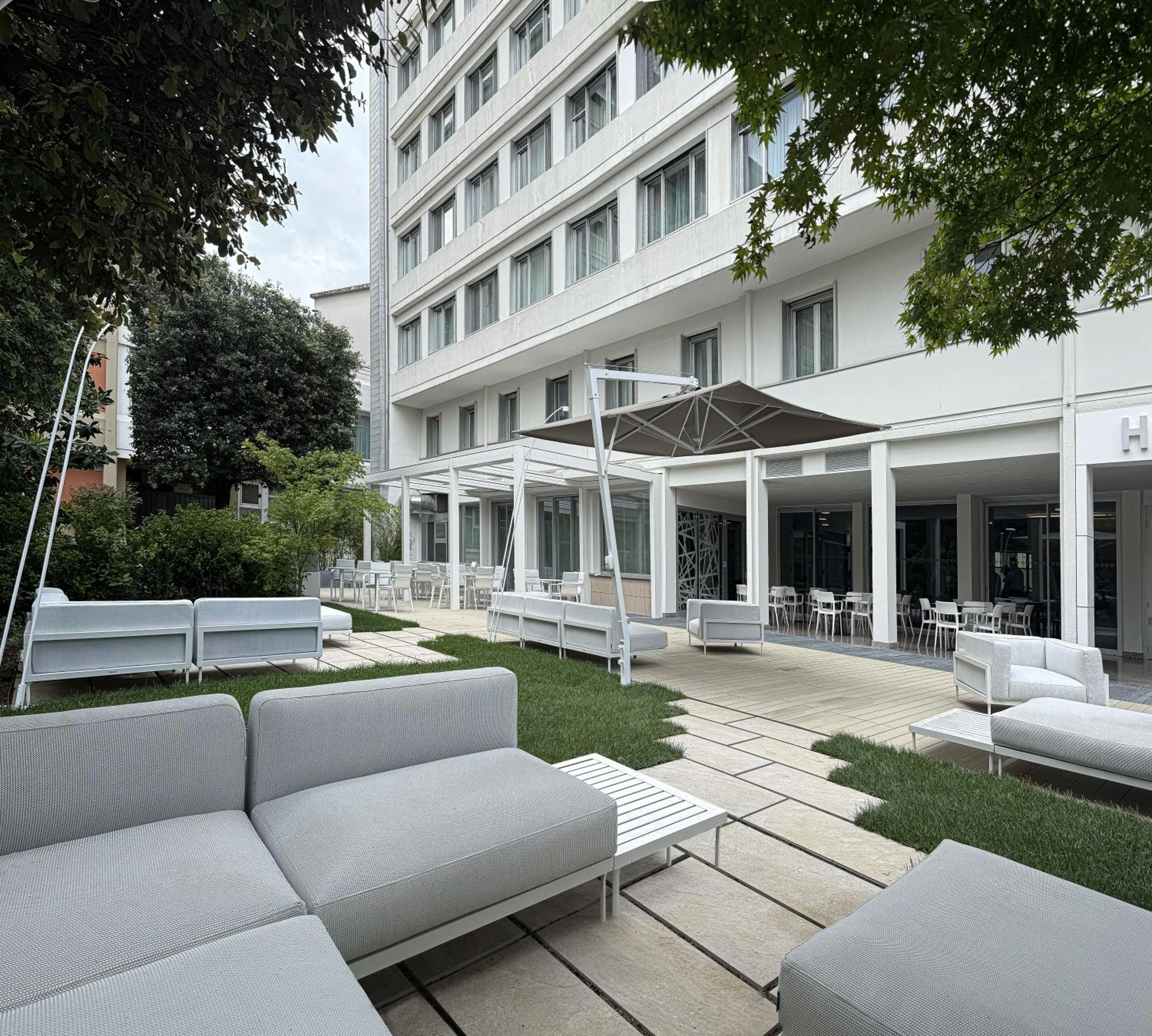 Property building in Hotel Raffaello