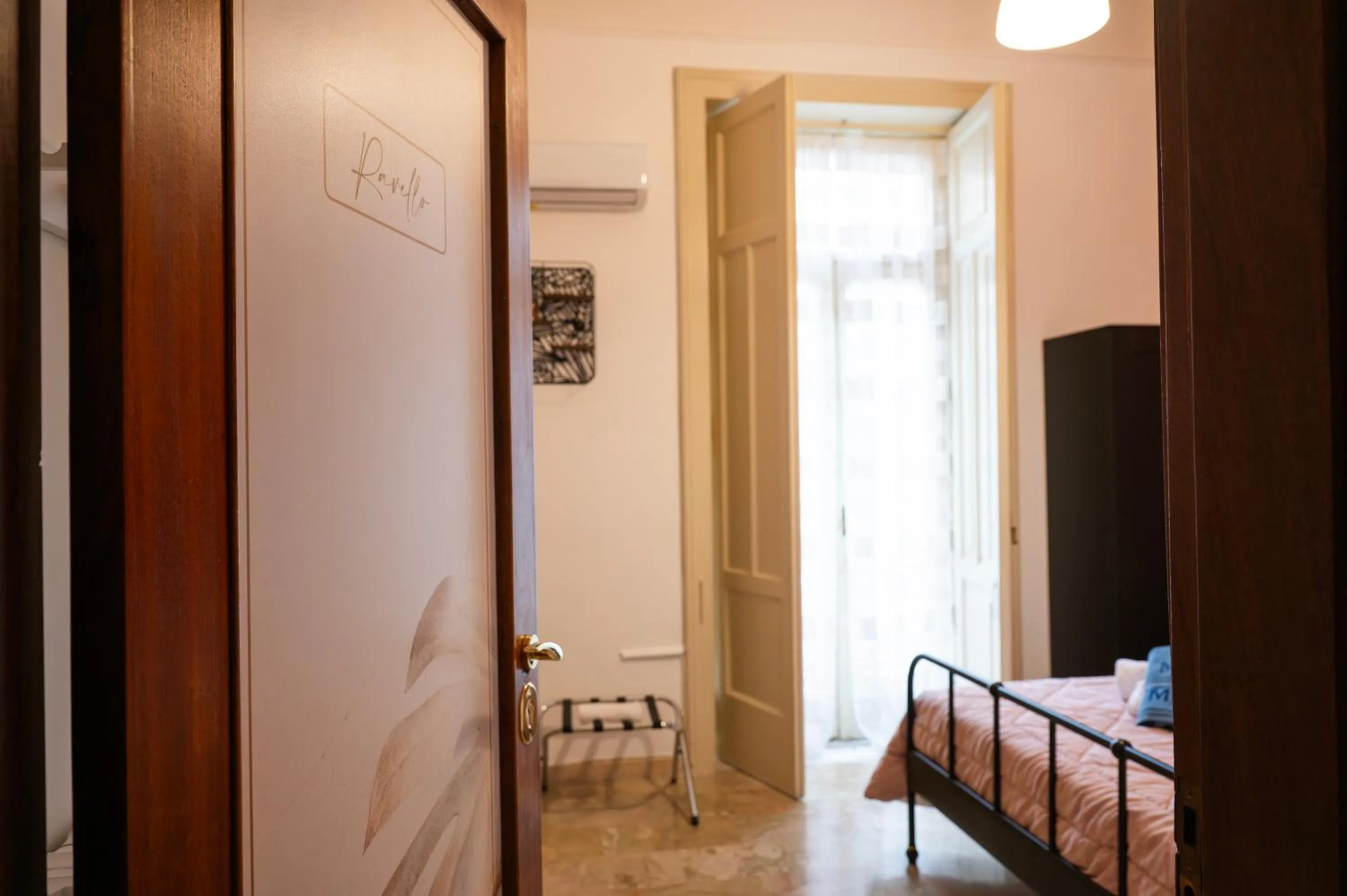 Double Room with Shared Bathroom - single occupancy in B&B ELEGANT LENA