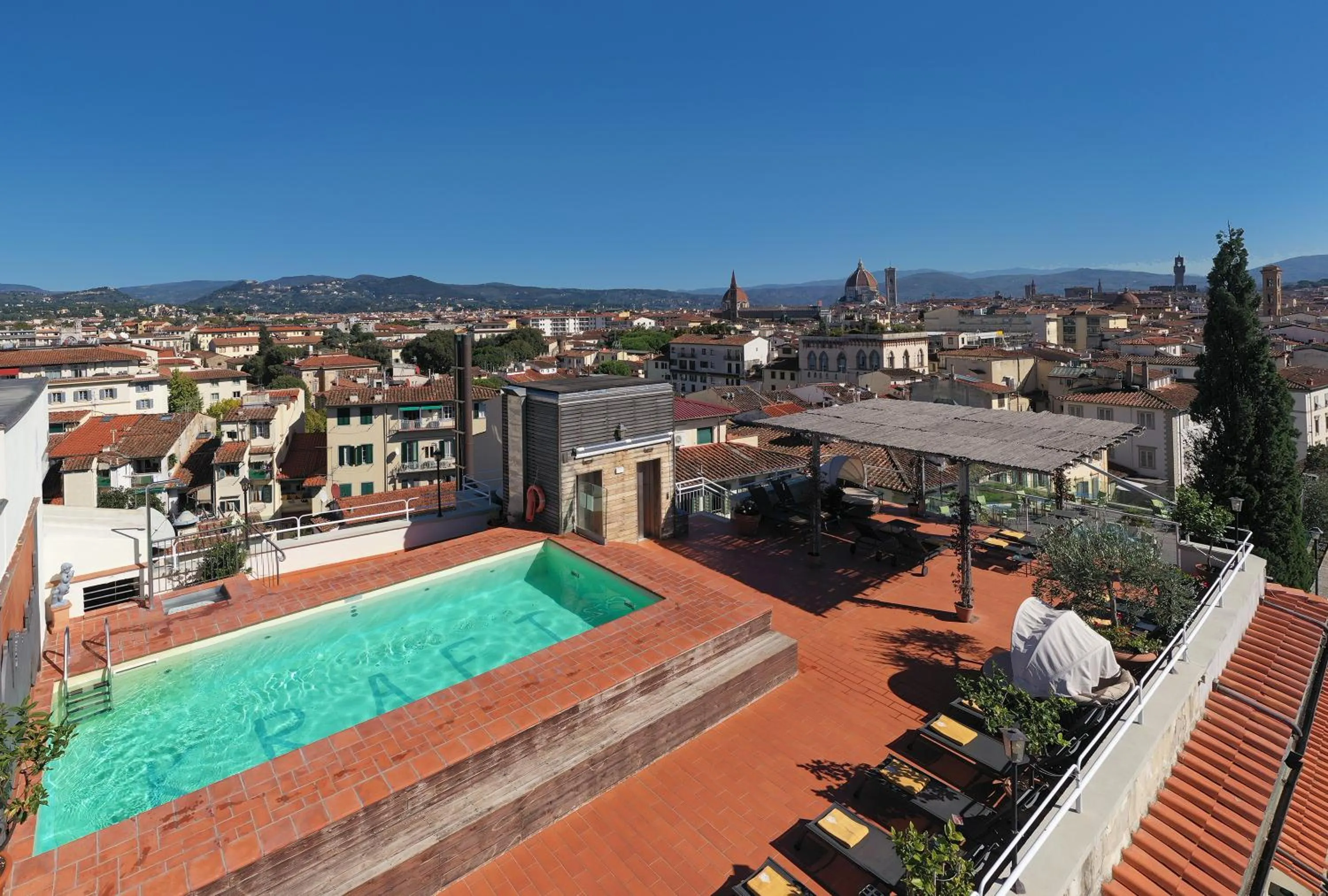 Swimming pool in Hotel Kraft