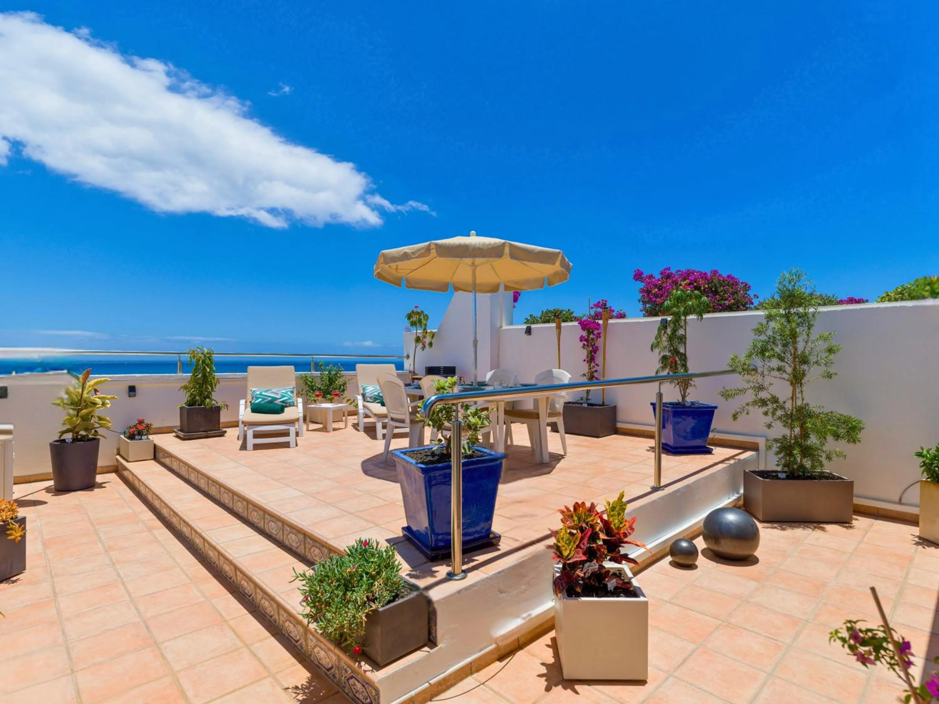 Casa LEX I Ocean & Sunrise Panorama I Steps from Dunes and Beach I Private 50 sqm terrace I Pool