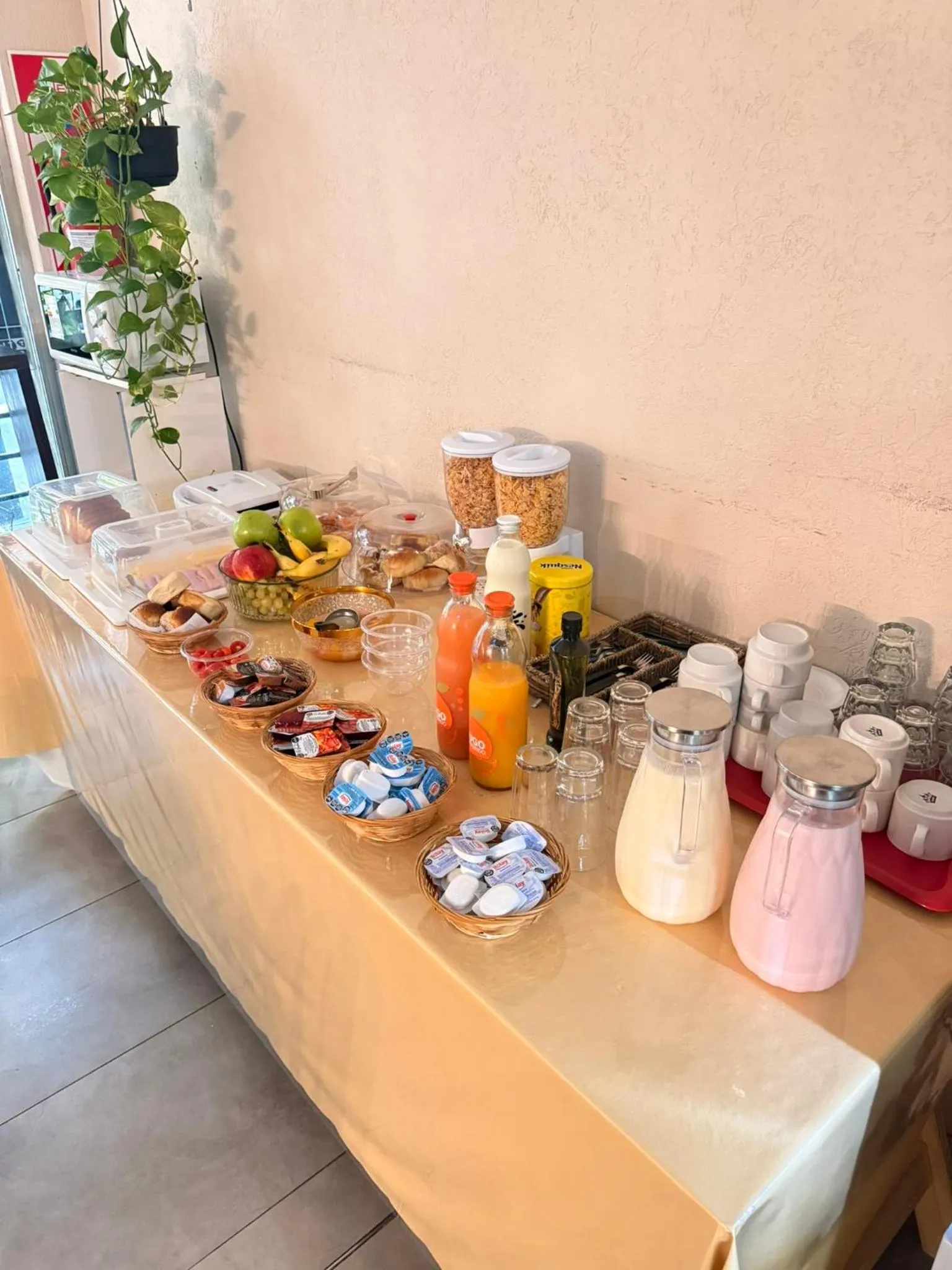 Breakfast in Edificio Recoleta - Hoteles Recoleta