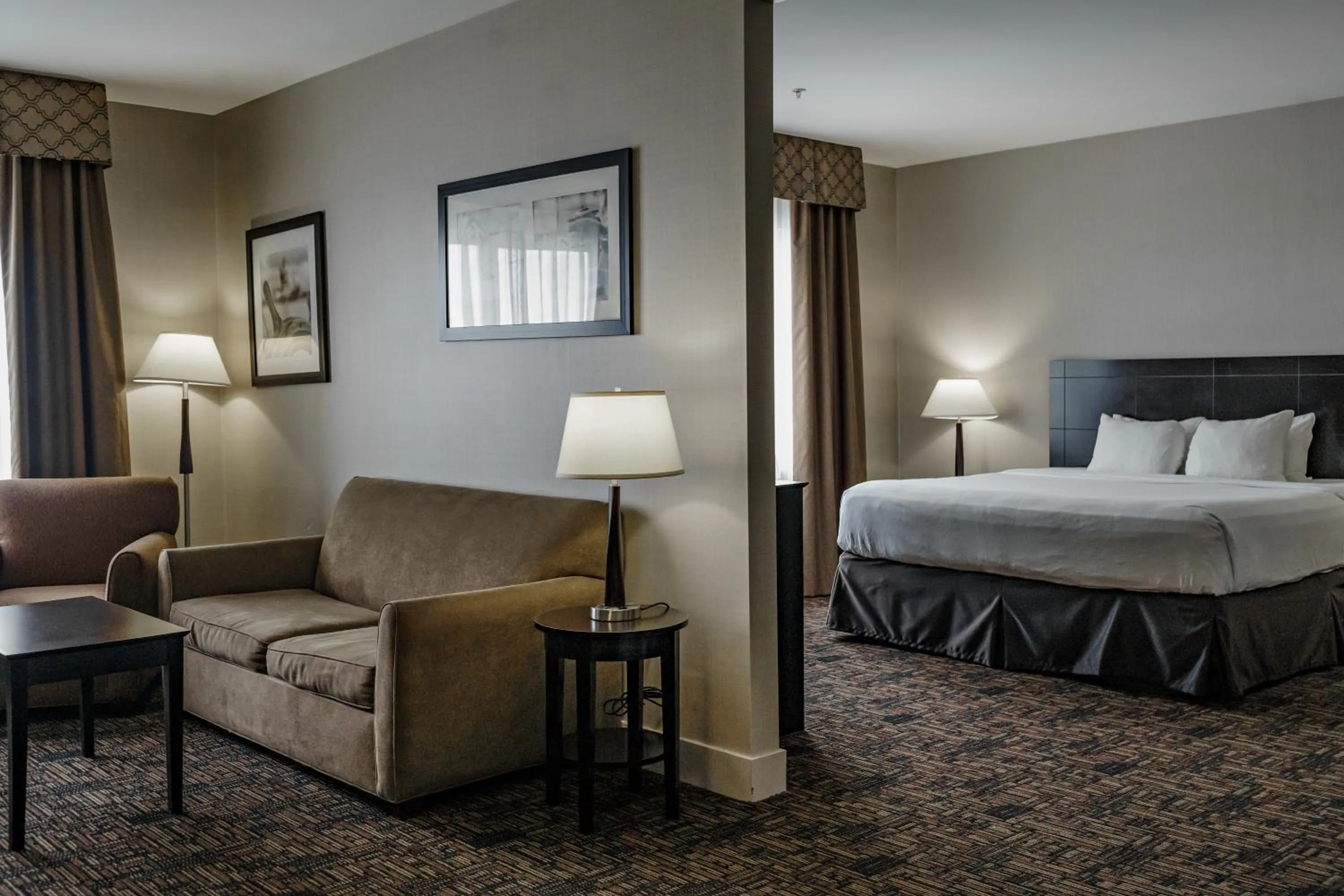 Bed in Radisson Hotel Edmonton Airport