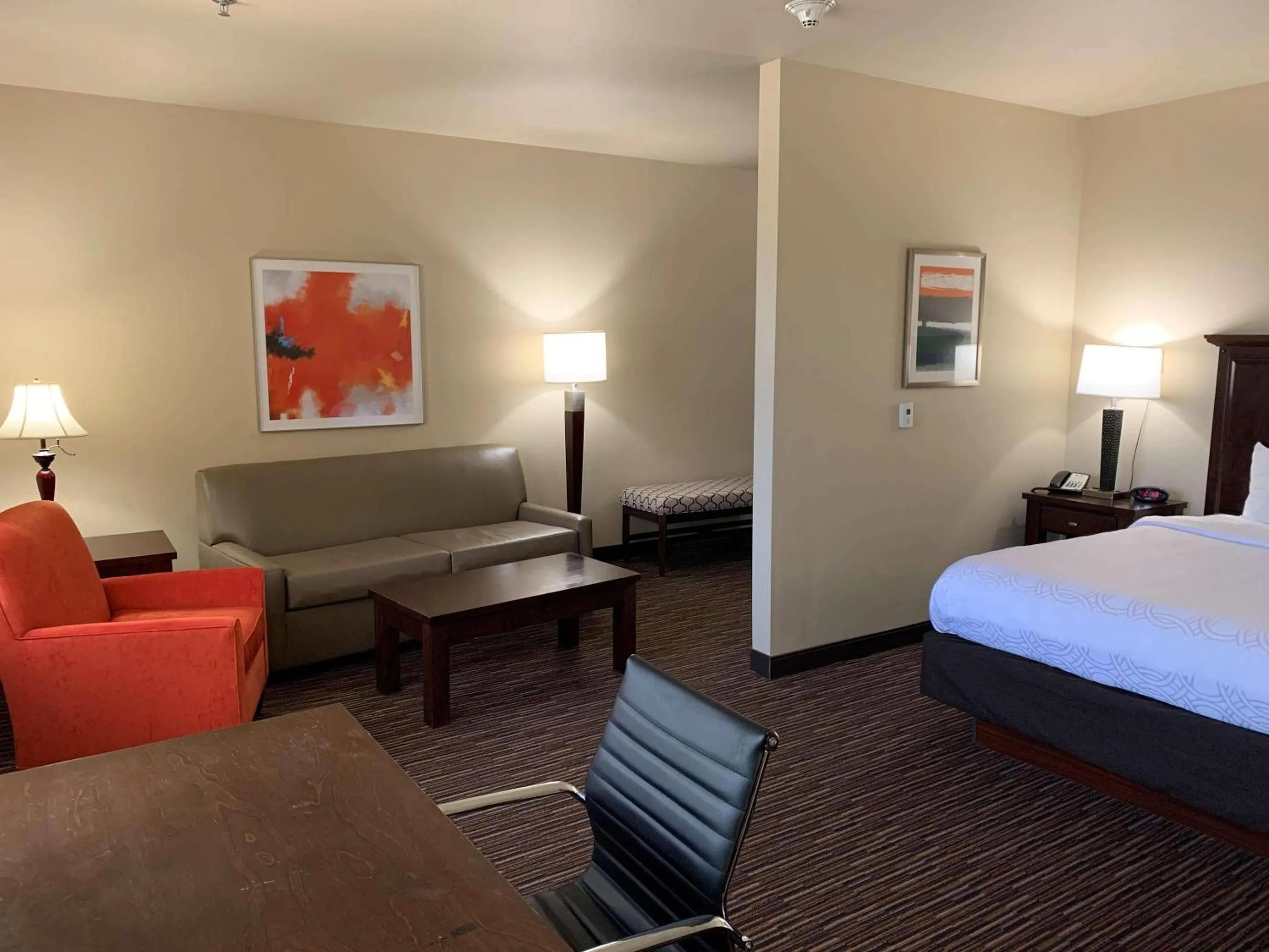 Bedroom, Bed in Radisson Hotel River Falls