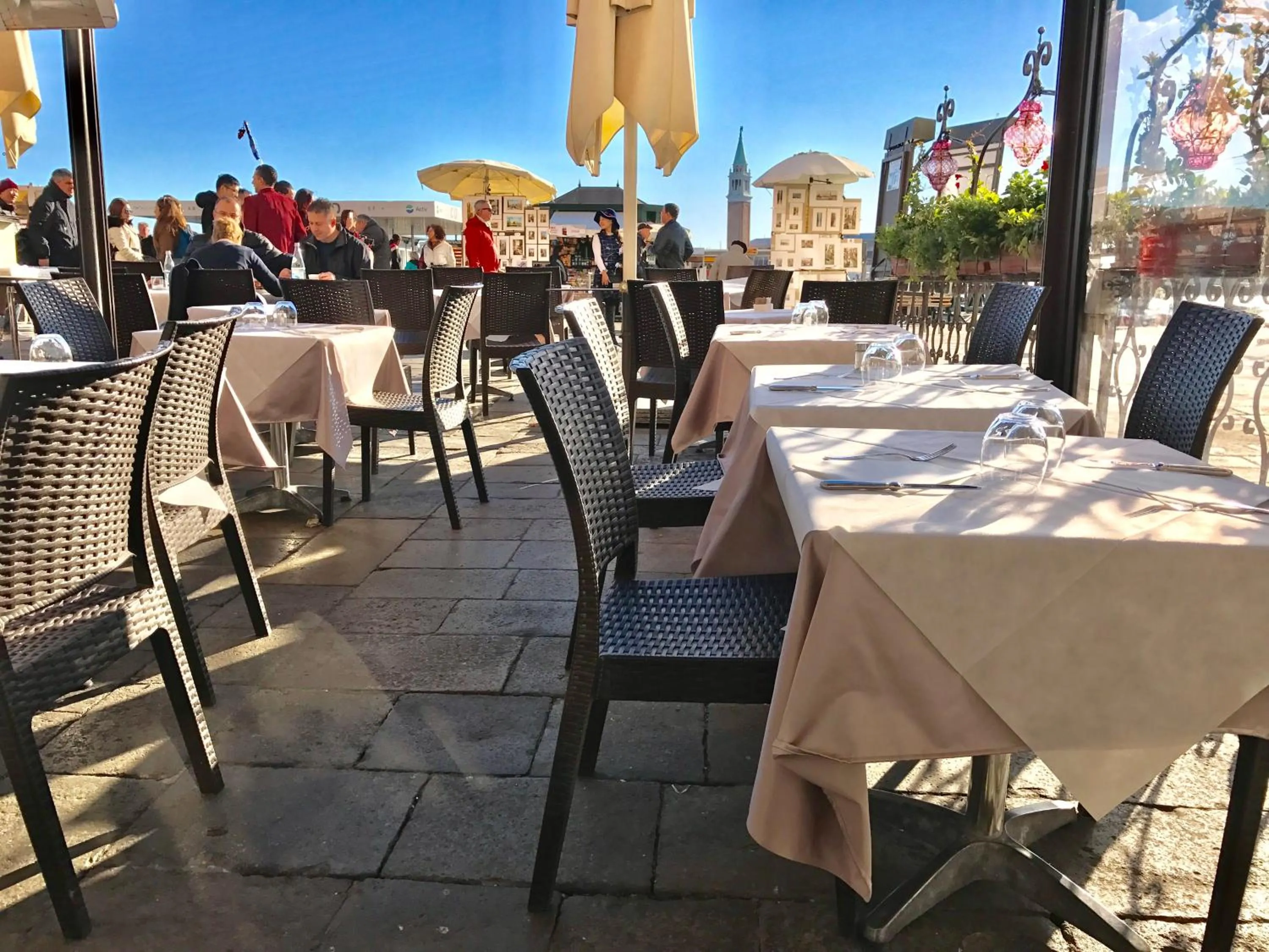 Restaurant/places to eat in Savoia & Jolanda