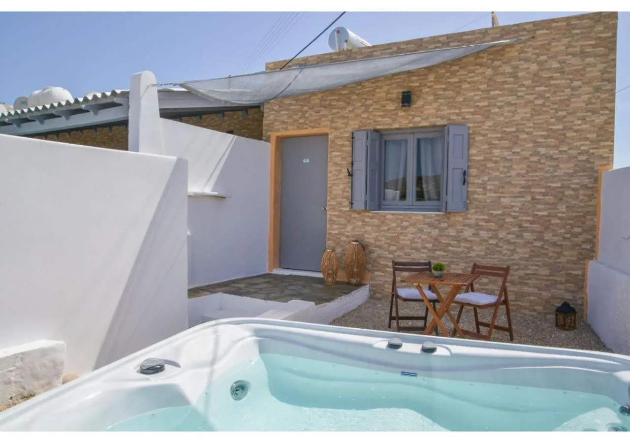 Avgerinos Deluxe Rooms