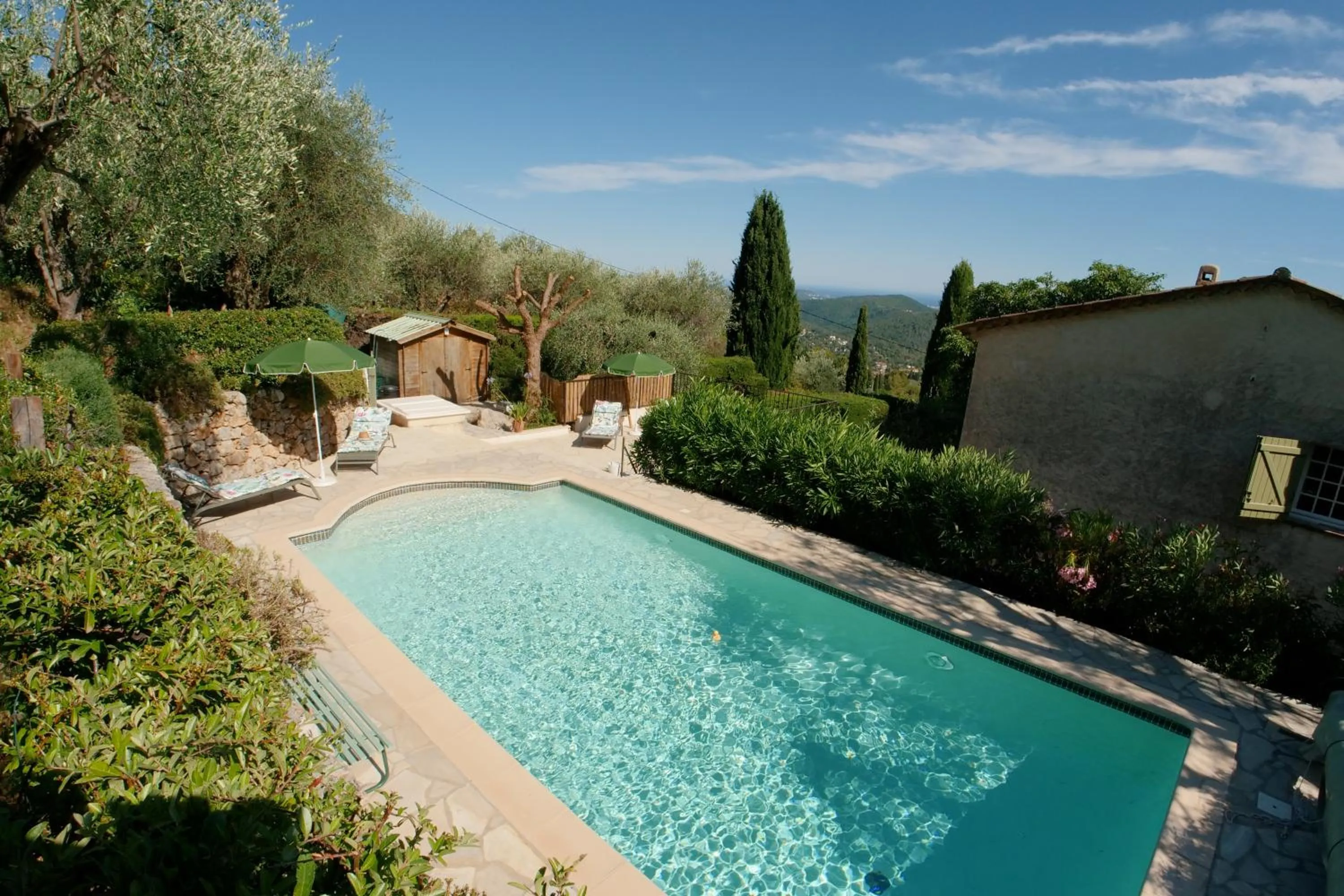 Pool view in Villa Daphné