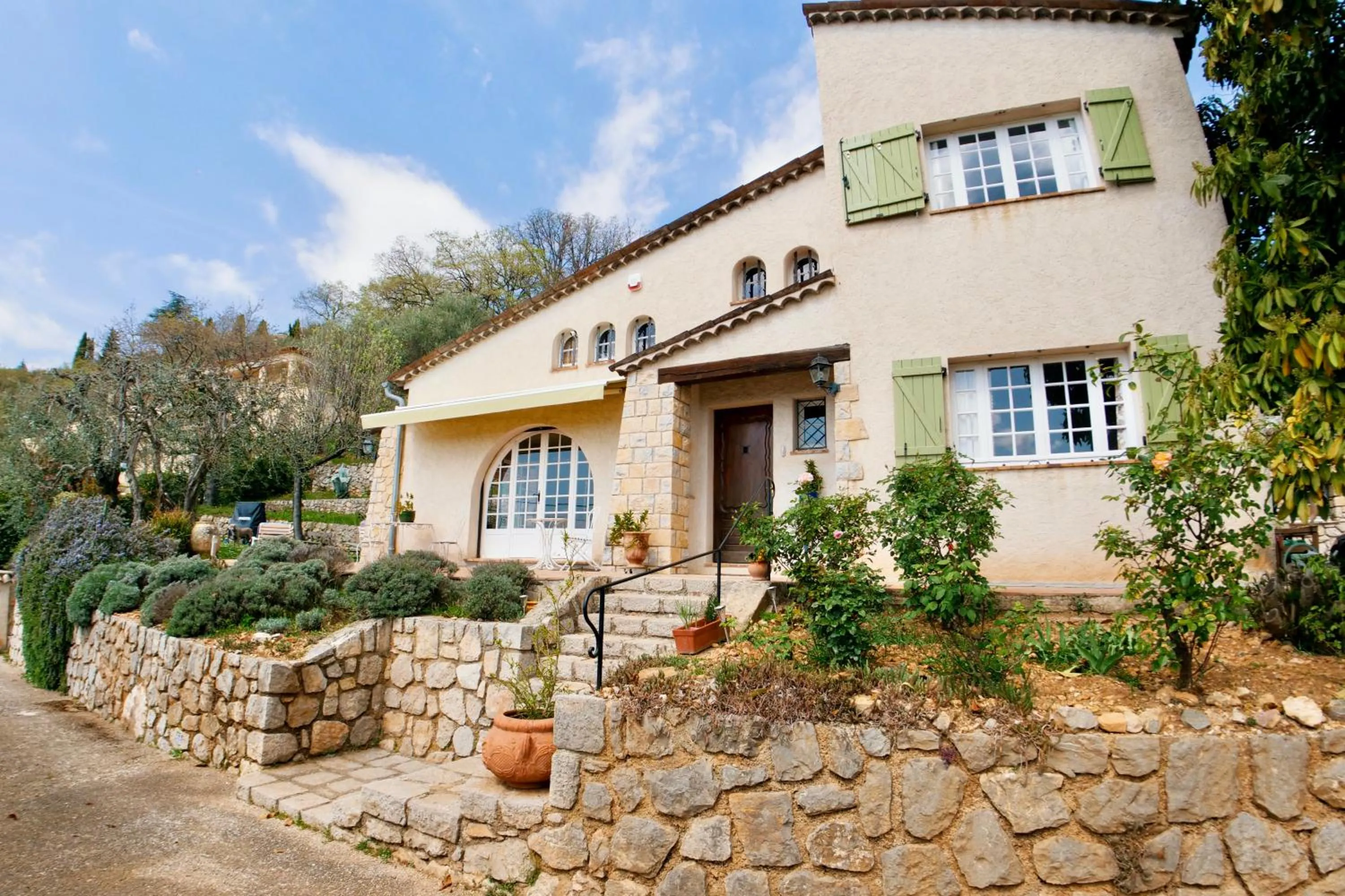 Property building in Villa Daphné