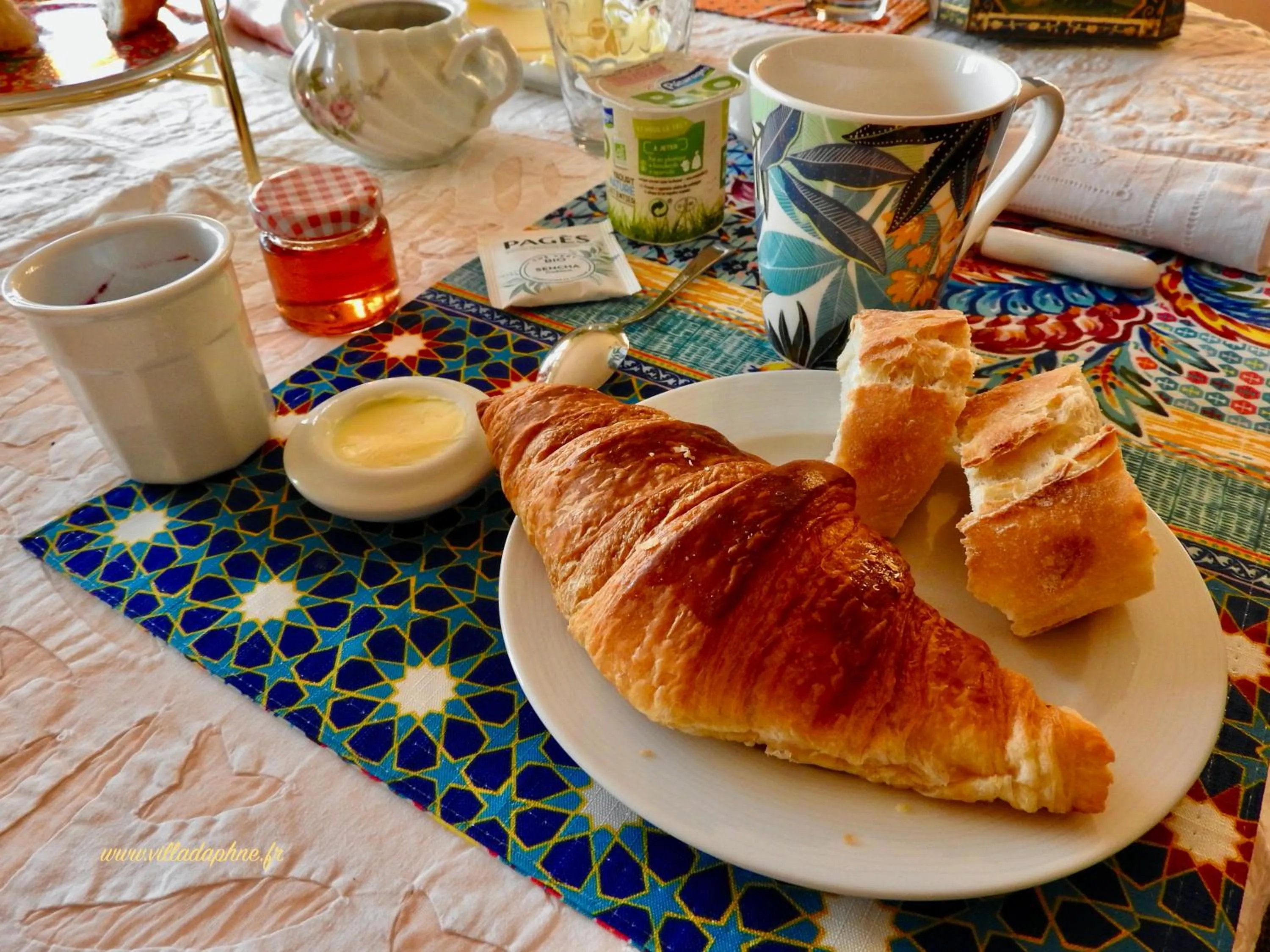 Breakfast in Villa Daphné