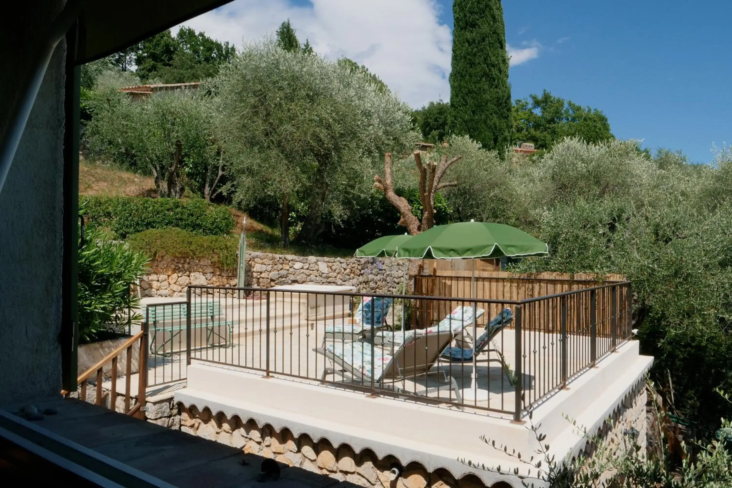 Double or Twin Room with Garden View - single occupancy in Villa Daphné Double or Twin Room with Garden View - single occupancy in Villa Daphné