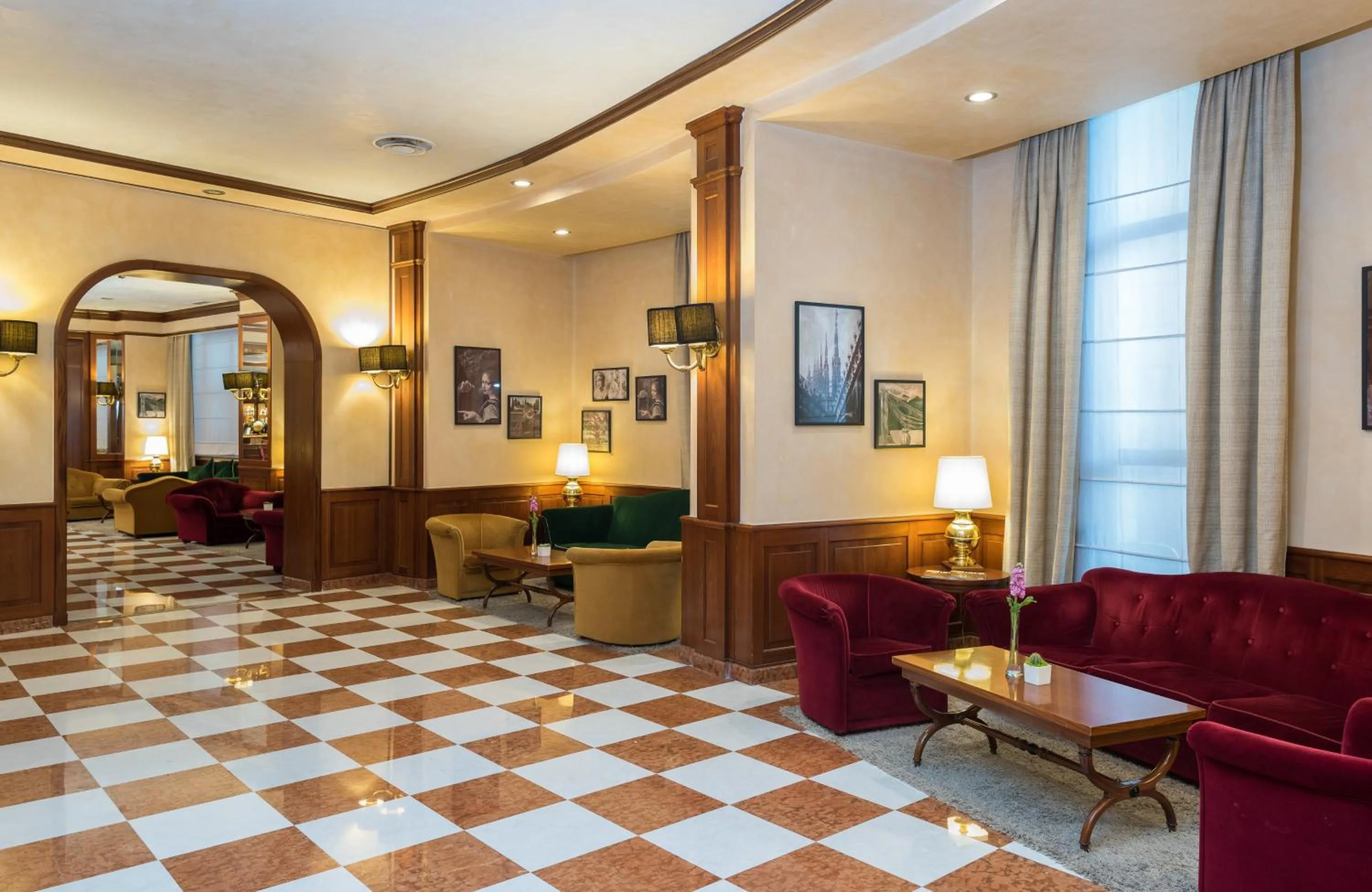 Lobby or reception in Leonardo Hotel Milan City Center