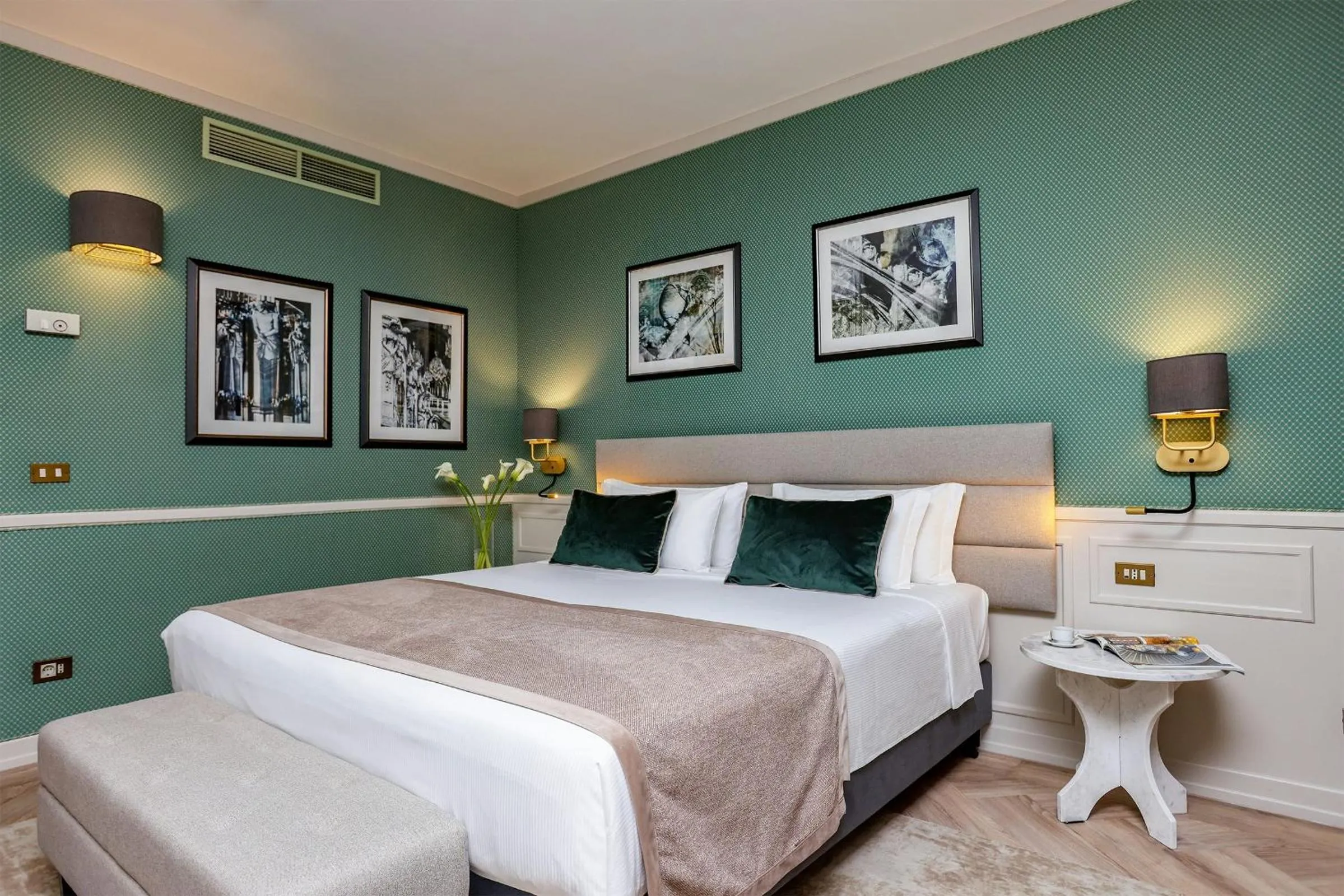 Bedroom, Bed in Leonardo Hotel Milan City Center