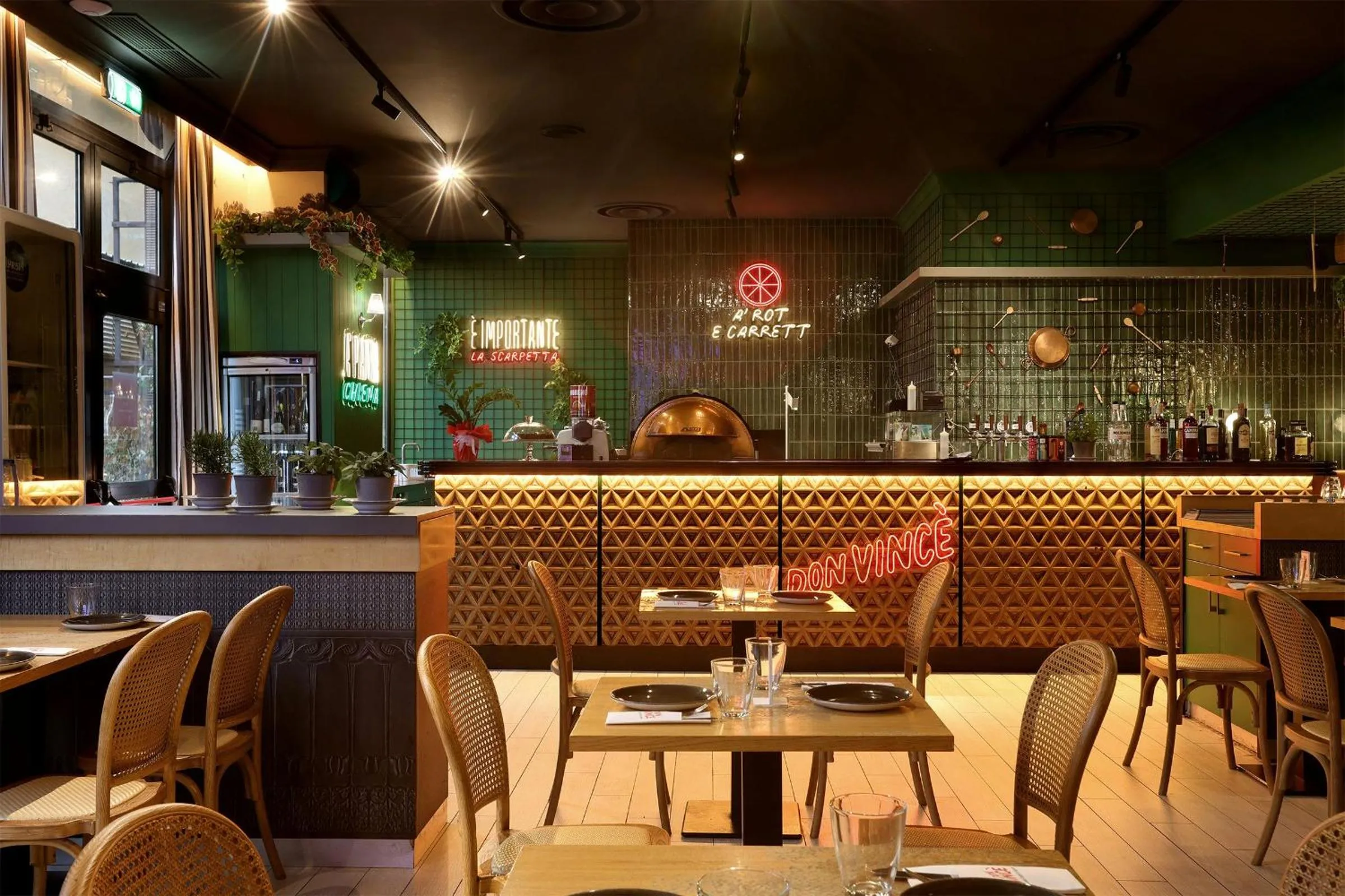 Restaurant/places to eat in Leonardo Hotel Milan City Center