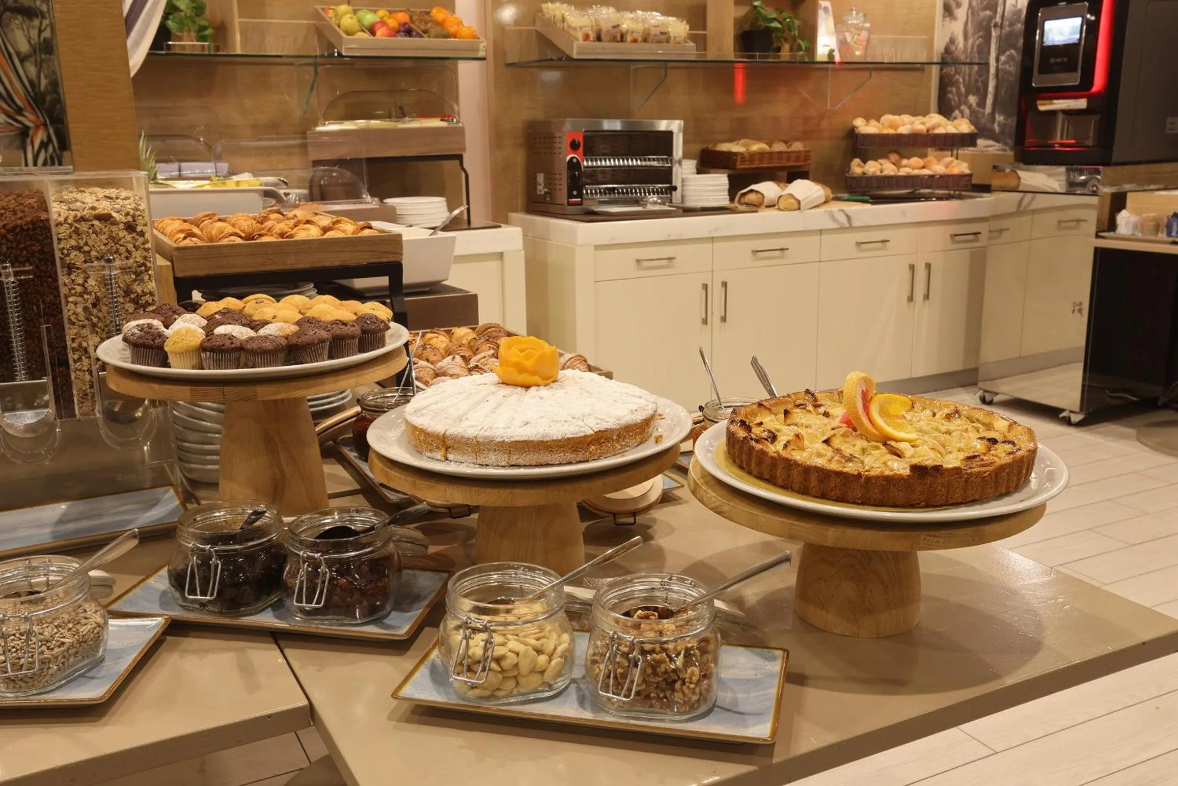 Breakfast in Leonardo Hotel Milan City Center