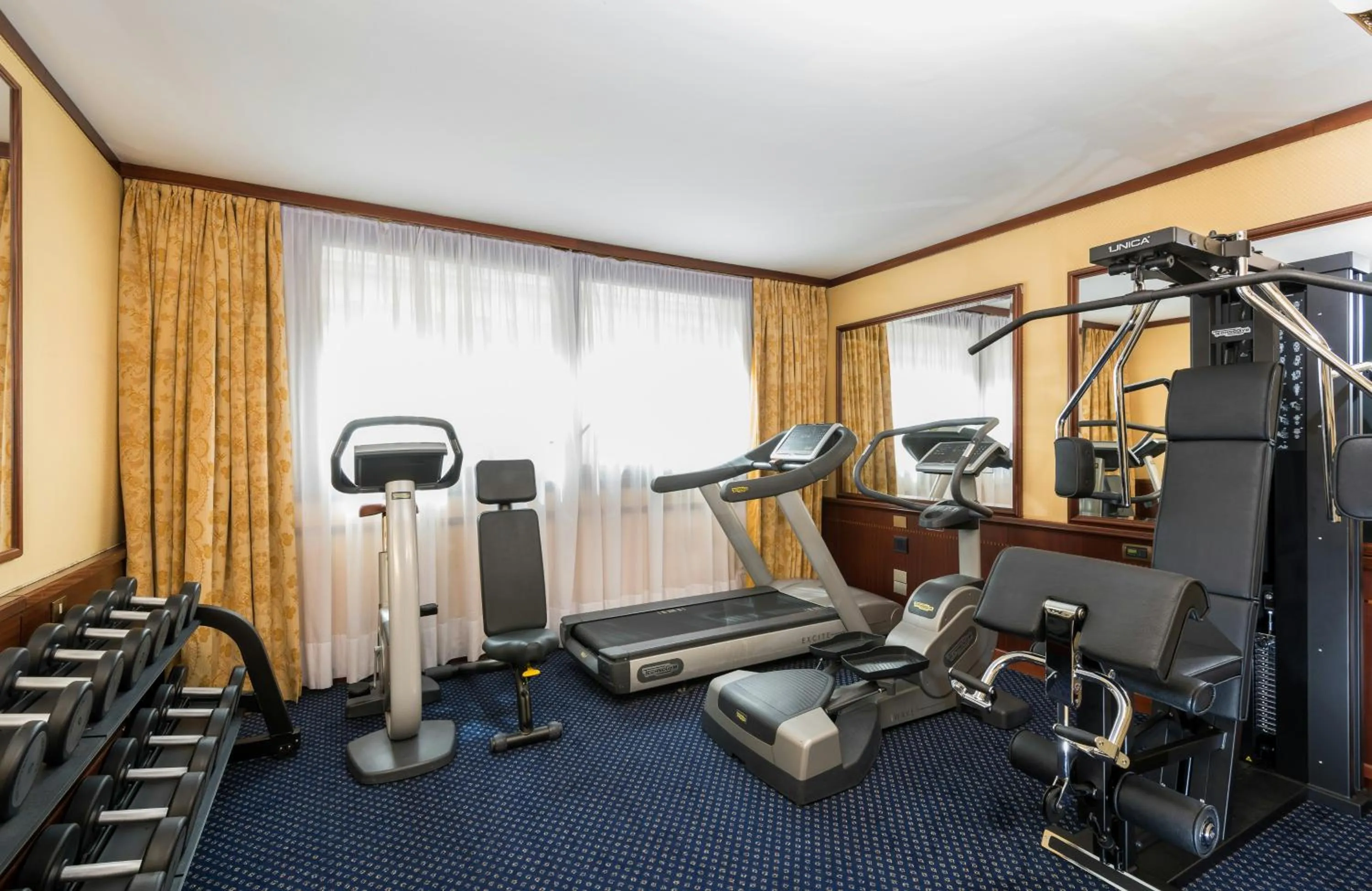 Fitness centre/facilities in Leonardo Hotel Milan City Center