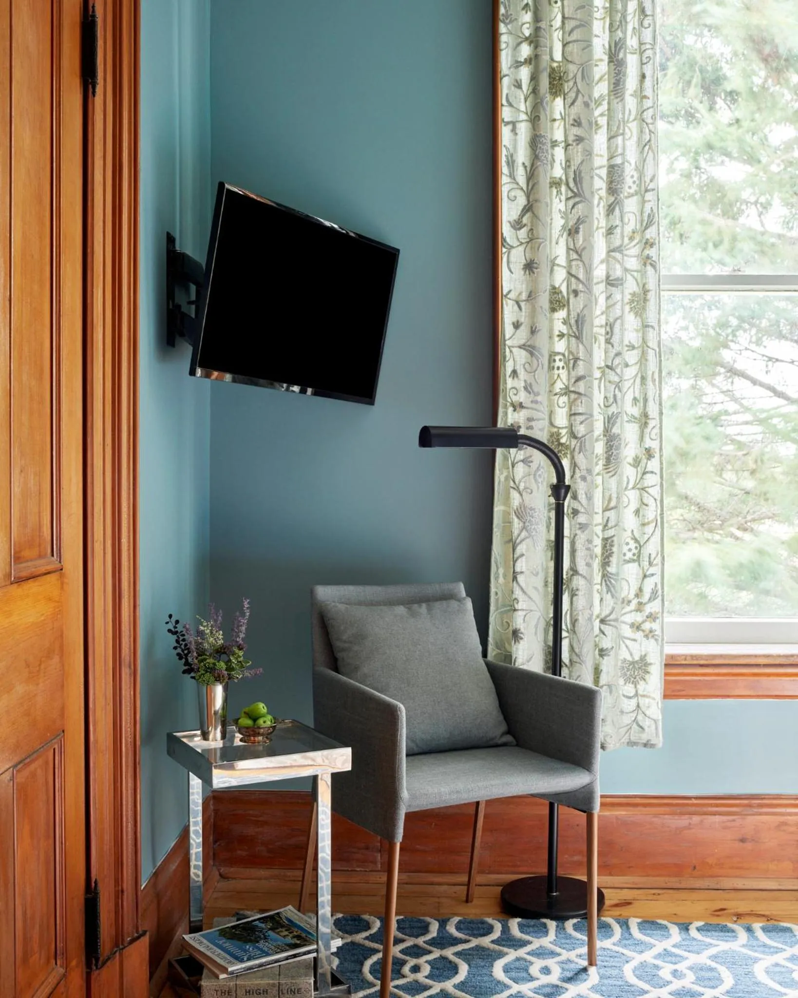 TV and multimedia in The Eddie Hotel and Farm