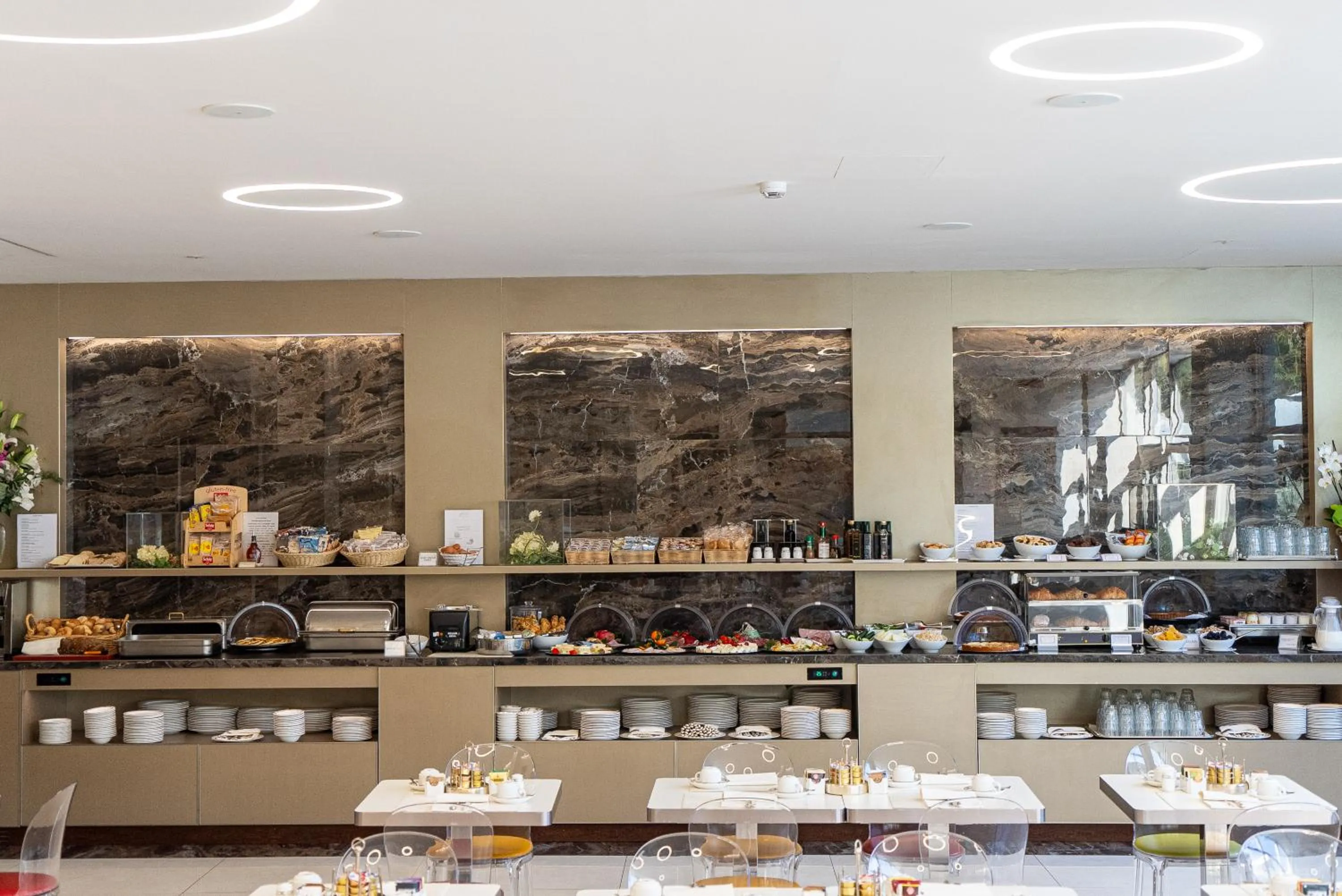 Breakfast in Art Hotel Navigli