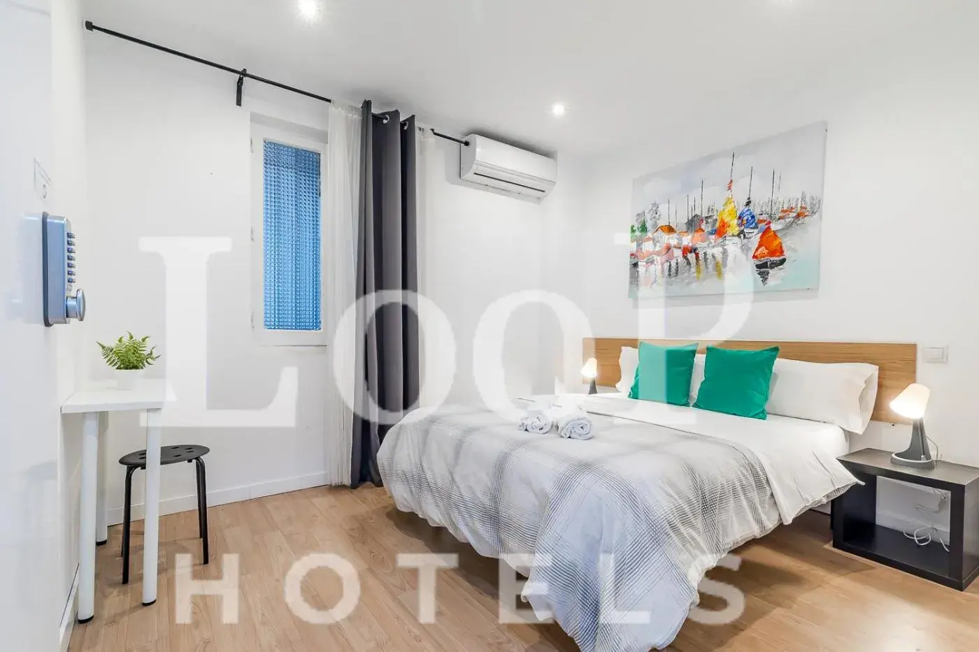 Bed in LooP America Bed in LooP America