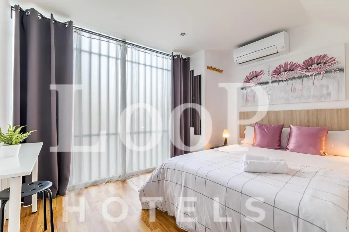 Bed in LooP America Bed in LooP America