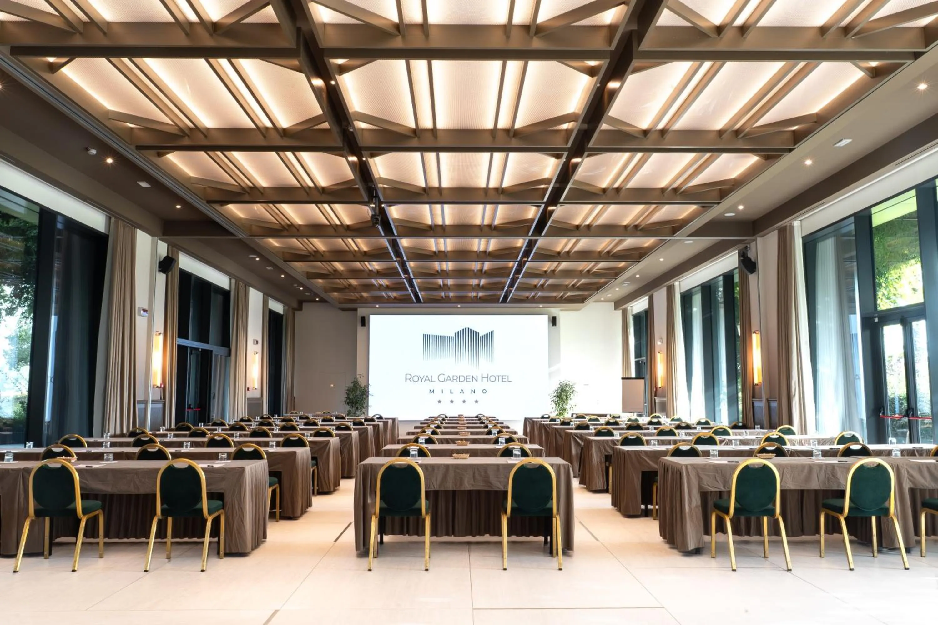 Meeting/conference room in Royal Garden Assago Milano