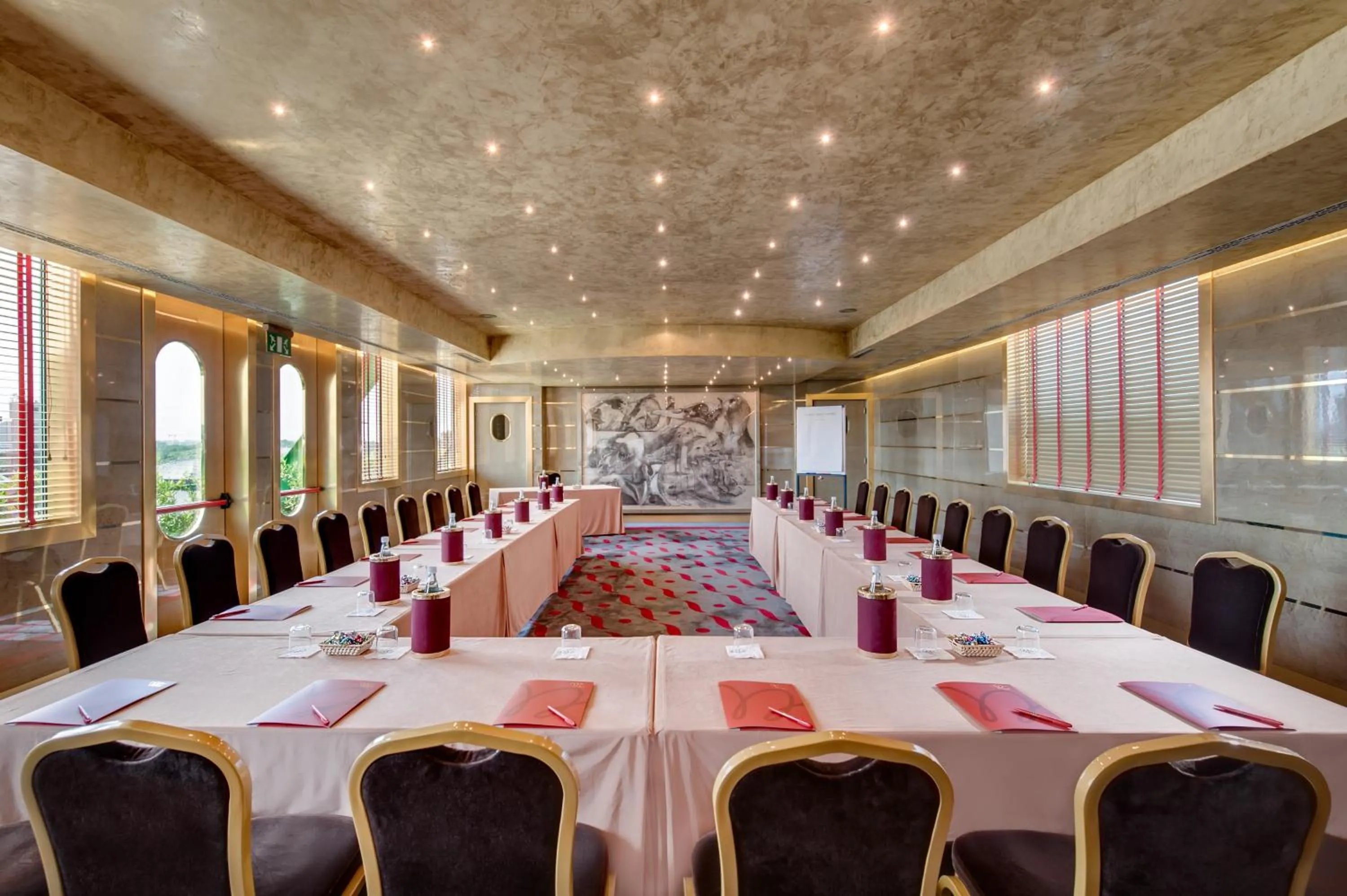 Business facilities in Royal Garden Assago Milano