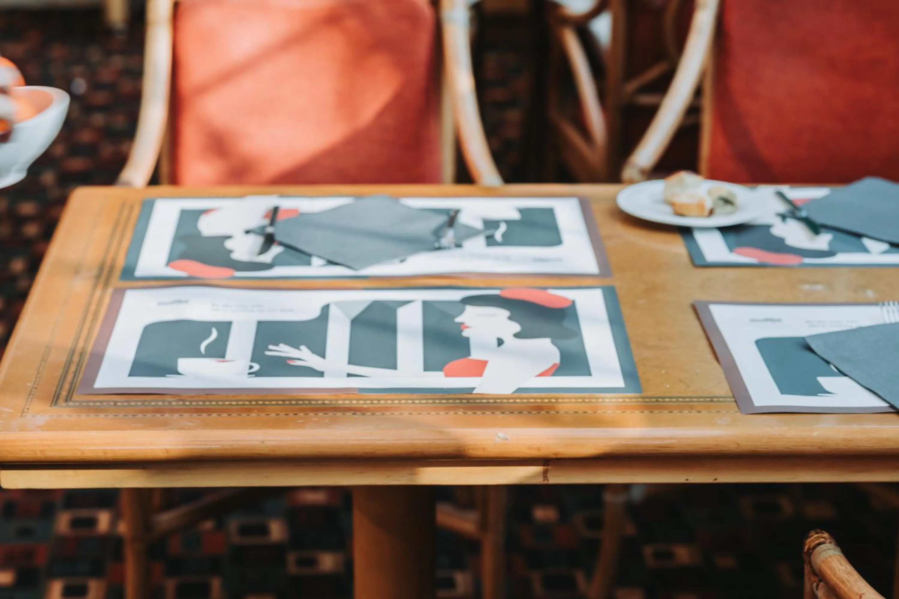 Restaurant/places to eat in Royal Garden Assago Milano