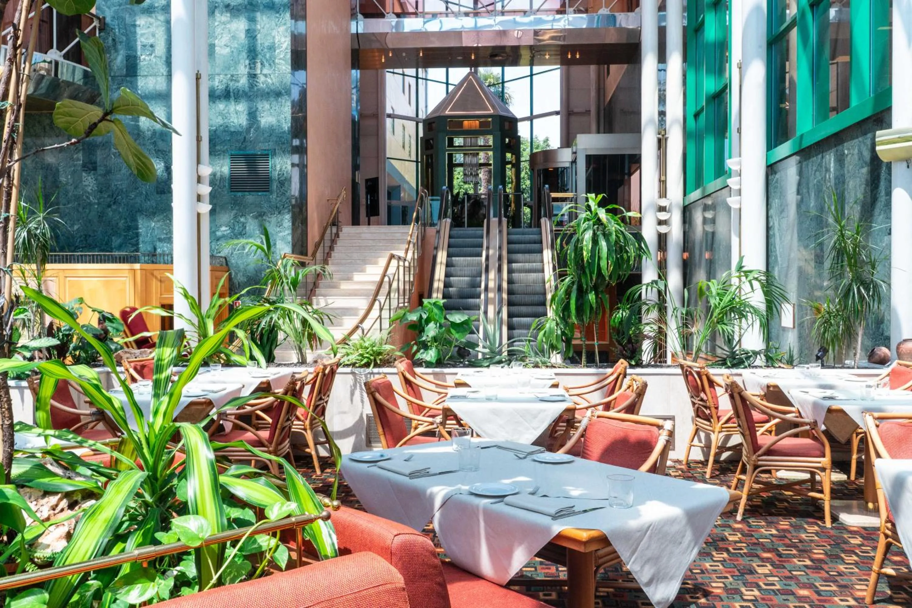 Restaurant/places to eat in Royal Garden Assago Milano