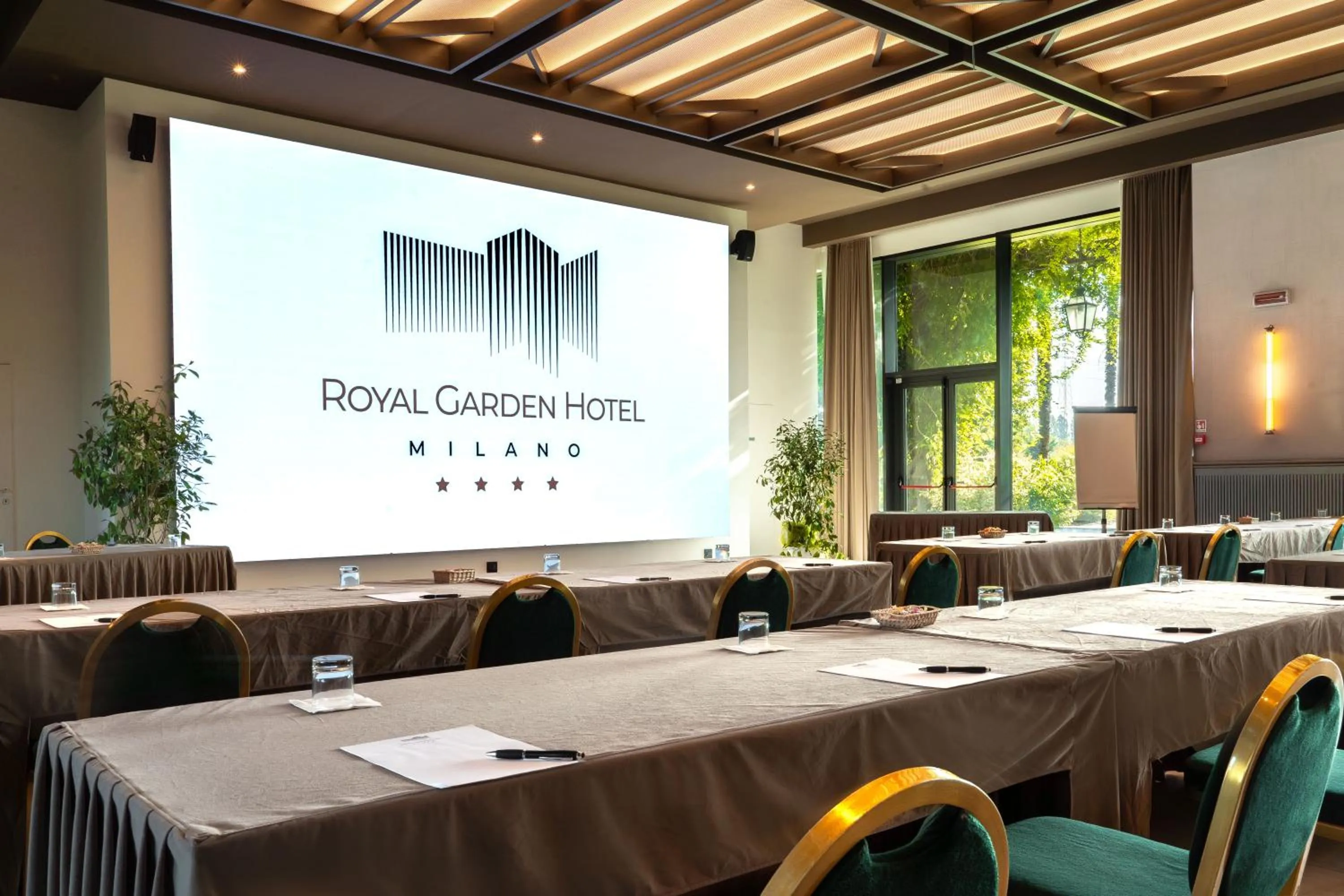 Meeting/conference room in Royal Garden Assago Milano