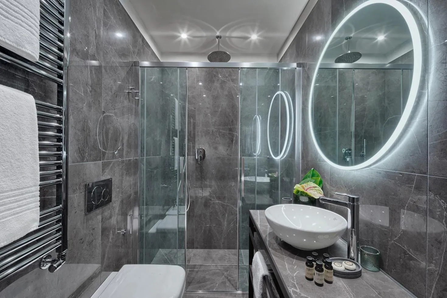 Shower in Hotel American-Dinesen