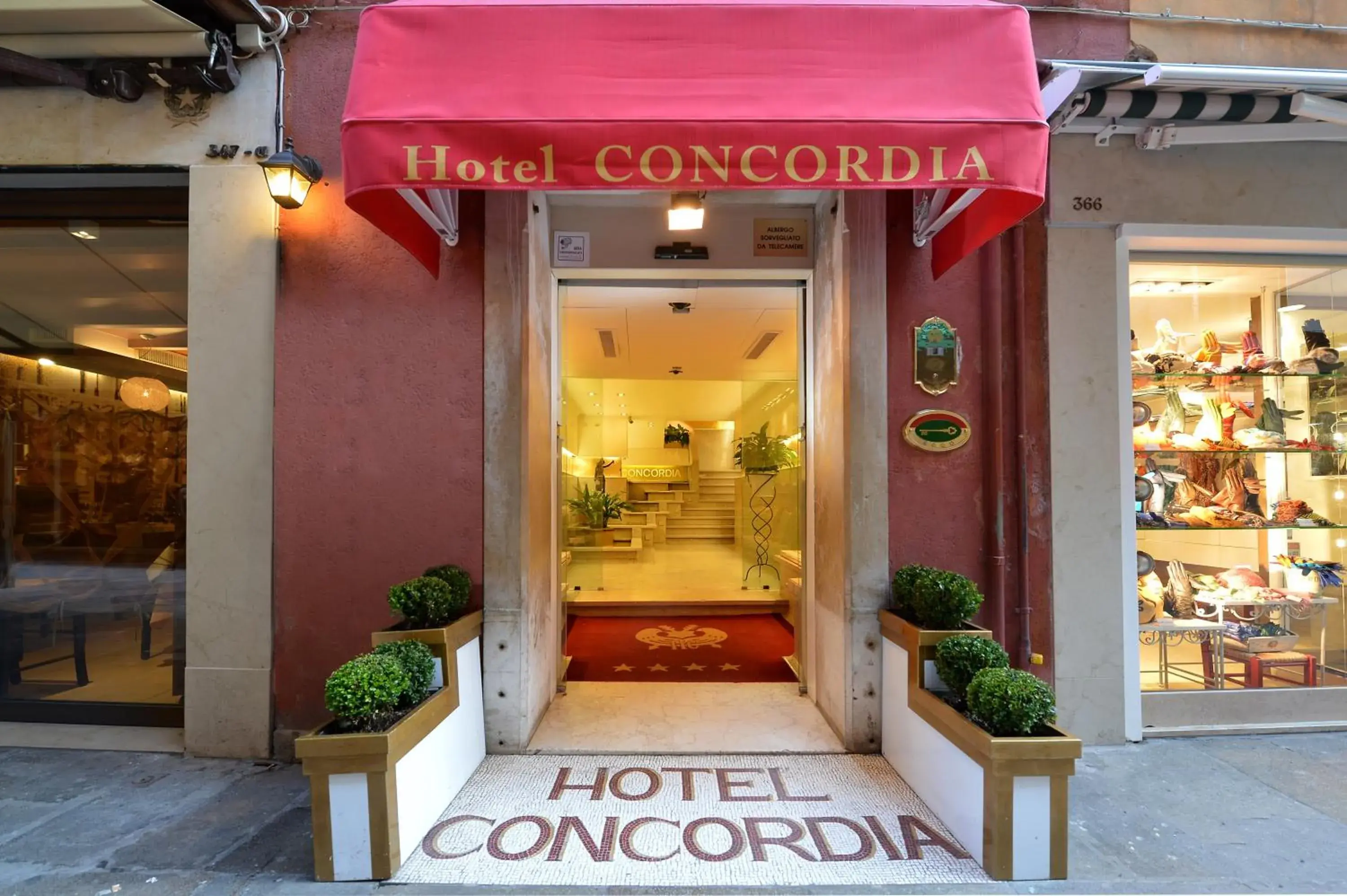 Facade/entrance in Hotel Concordia Facade/entrance in Hotel Concordia