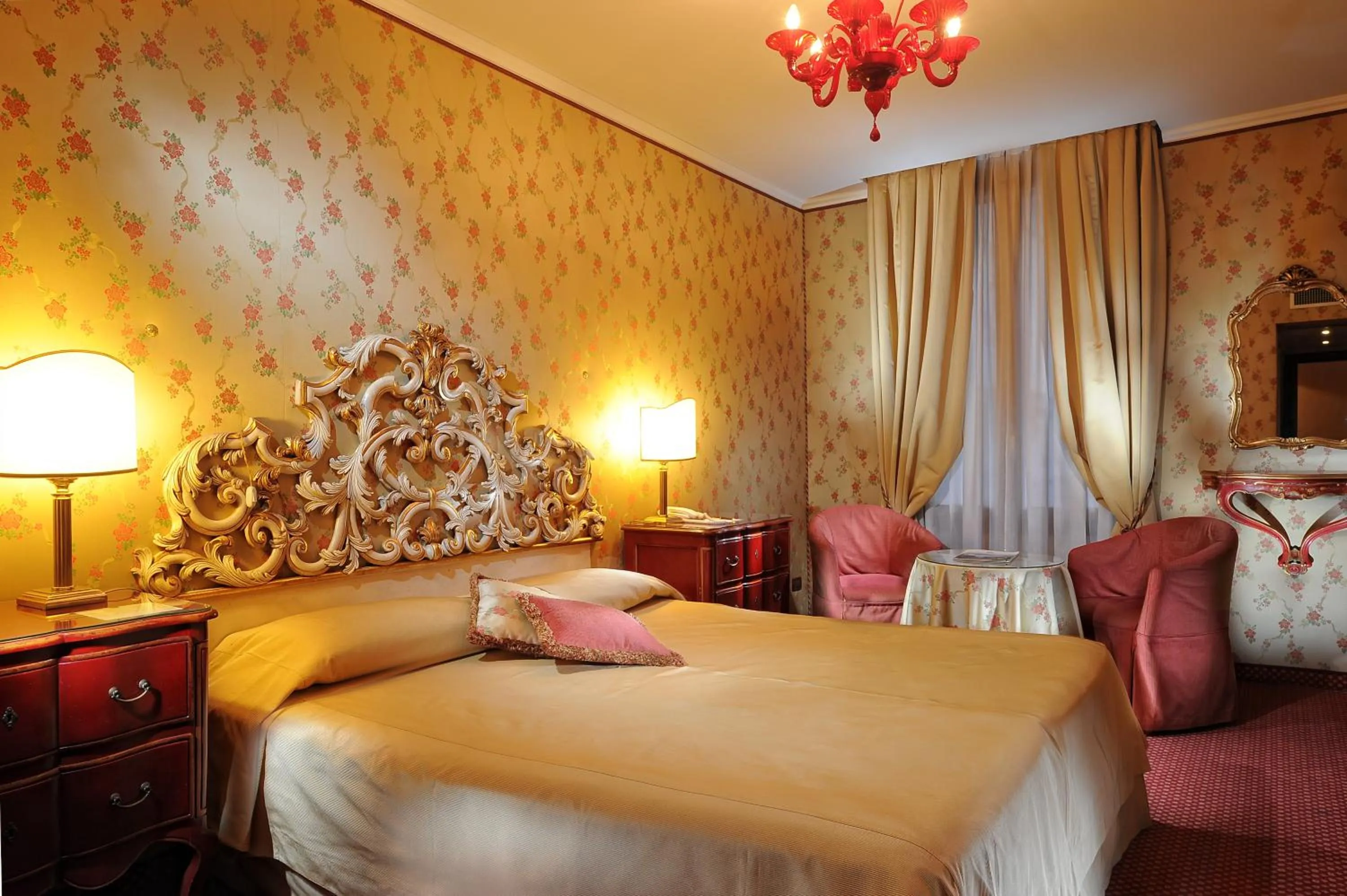 Decorative detail, Bed in Hotel Concordia