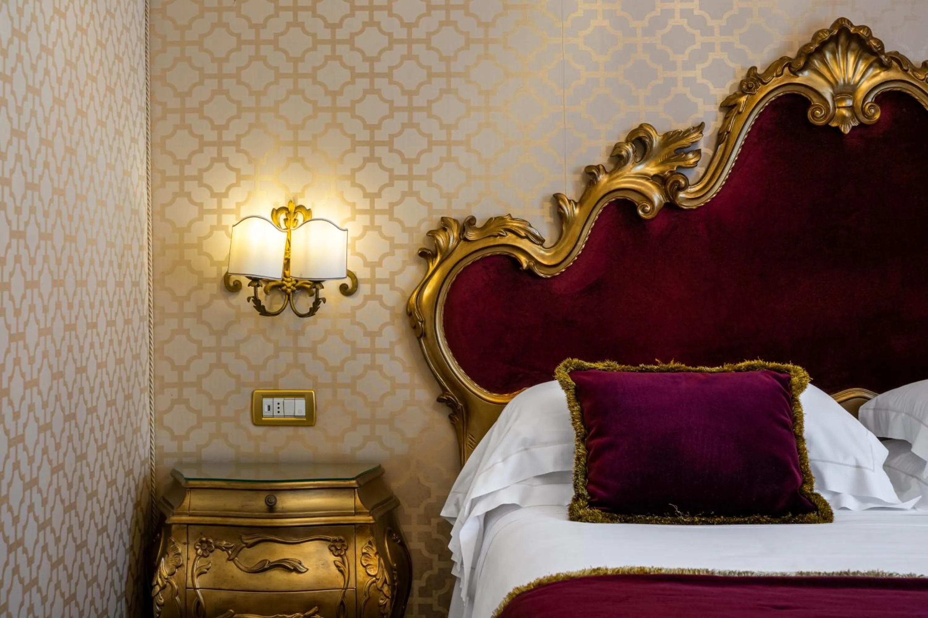 Decorative detail, Bed in Hotel Concordia